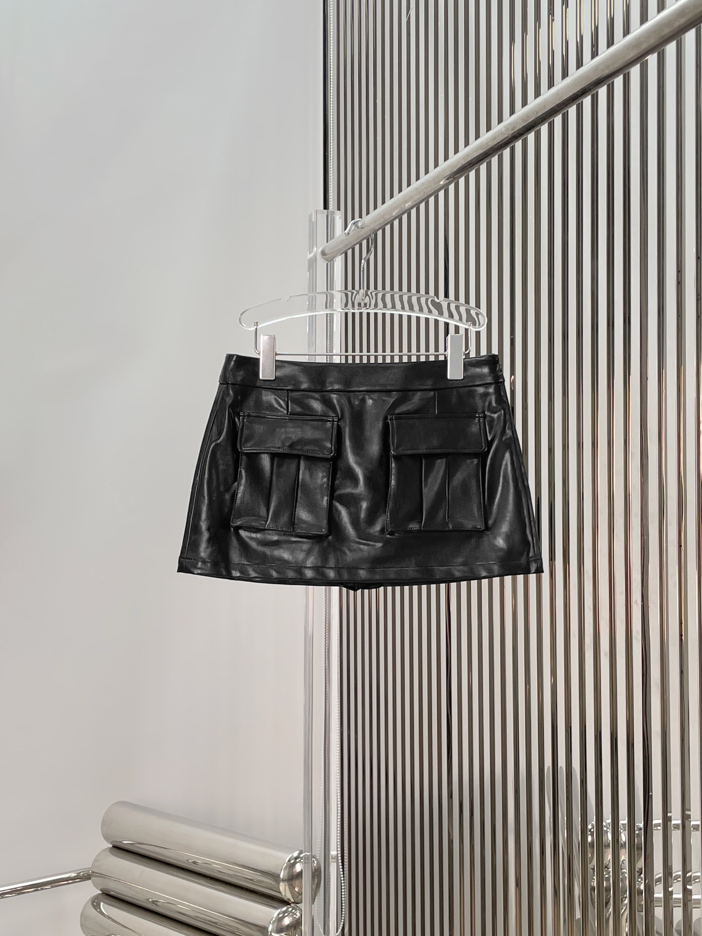 NO:729911,[Love] New style [Love]!  The latest ANN 26NEW belted polar fleece lapel leather jacket + cargo pocket skirt. Sizes SML, skirts, leather jacket,19860909[爱心]新款[爱心]！最新ANN 26NEW 腰带摇粒绒翻领皮衣+工装口袋半裙.尺码SML,,skirts,leather jacket,,Women's clothing