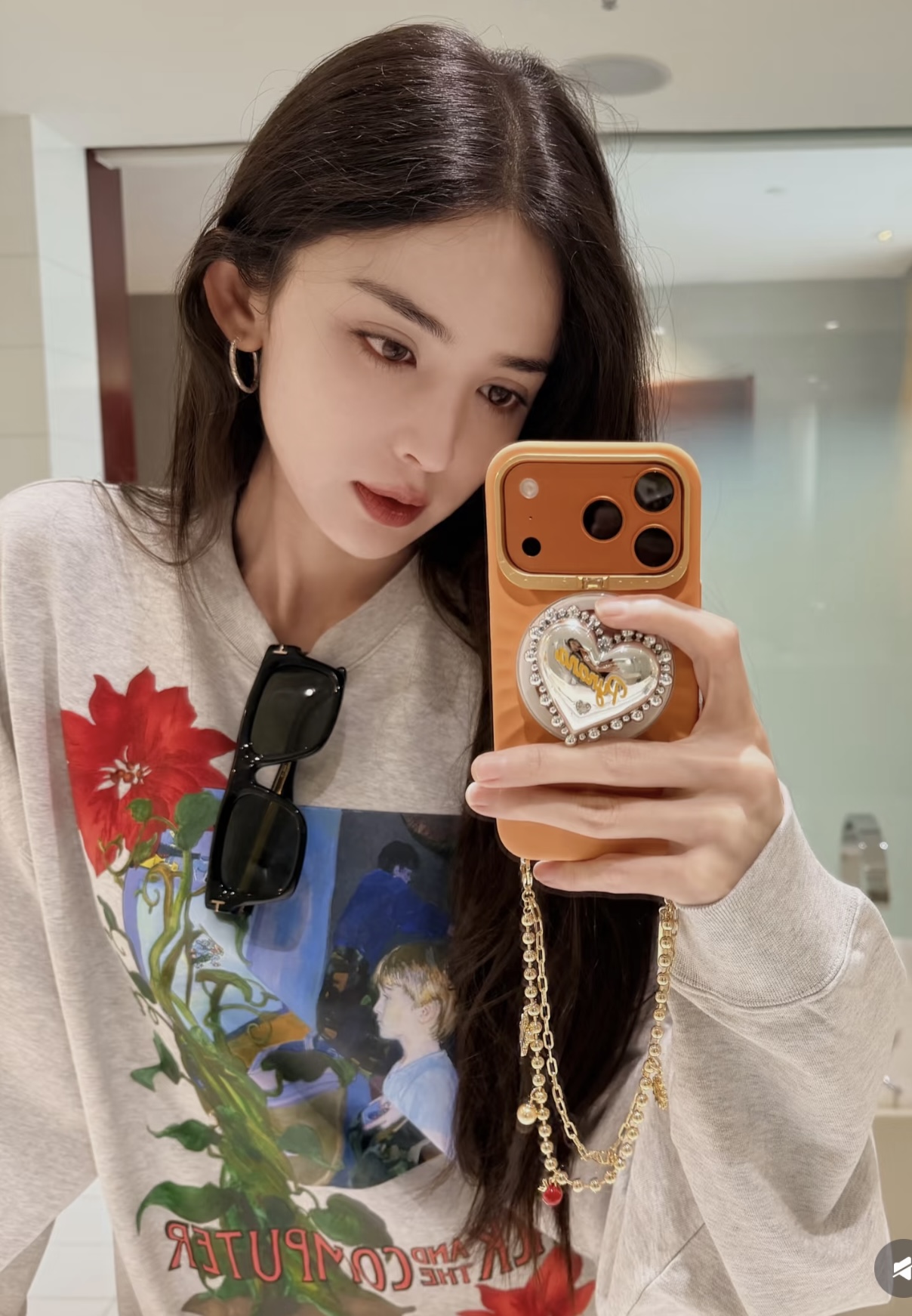 NO:729891,[Love] New style [Love]!  The latest JW 26NEW round neck loose fit printed sweatshirt. Size SML.,,hoodie,sweatshirts,19860909[爱心]新款[爱心]！最新JW 26NEW 圆领宽松版型印花卫衣.尺码SML.,,hoodie,sweatshirts,,Women's clothing