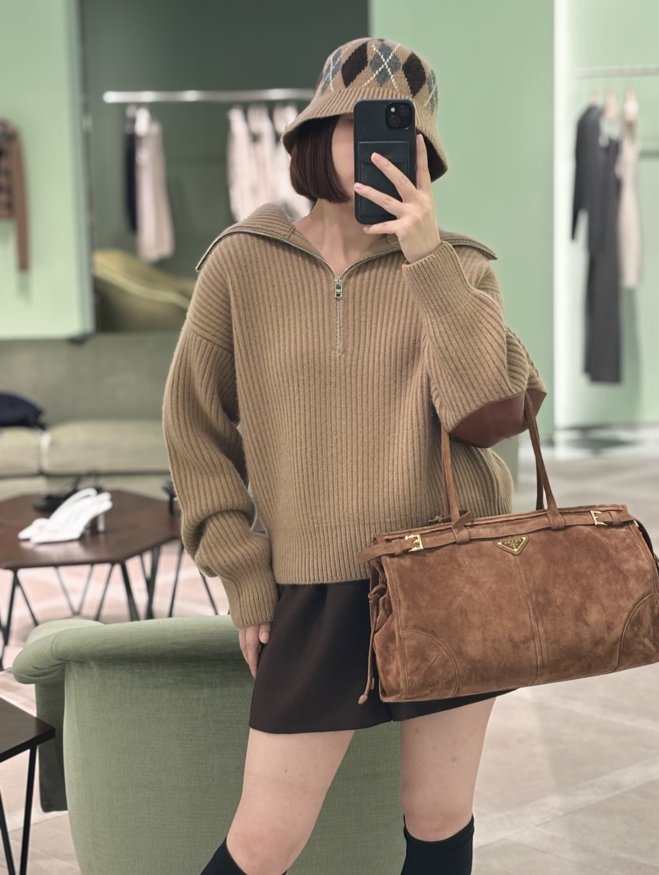 NO:713055,[Love] New style [Love]!  Latest PR 26NEW cashmere lapel zippered leather cuff patchwork sweater. Size SML.P,,sweaters,19860909[爱心]新款[爱心]！最新PR 26NEW 羊绒翻领拉链真皮袖口拼接毛衣.尺码SML.P,,sweaters,,Women's clothing