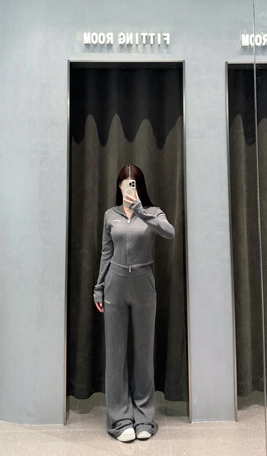 NO:715681,Tops. Pants. [Love] New style [Love]!  The latest ANN 26NEW wool knitted hooded jacket + casual bell-bottom pants. Size SML.,,jackets & coats,hats,19860909上衣.裤子.[爱心]新款[爱心]！最新ANN 26NEW 羊毛针织连帽外套+休闲喇叭裤.尺码SML.,,jackets & coats,hats,,Women's clothing