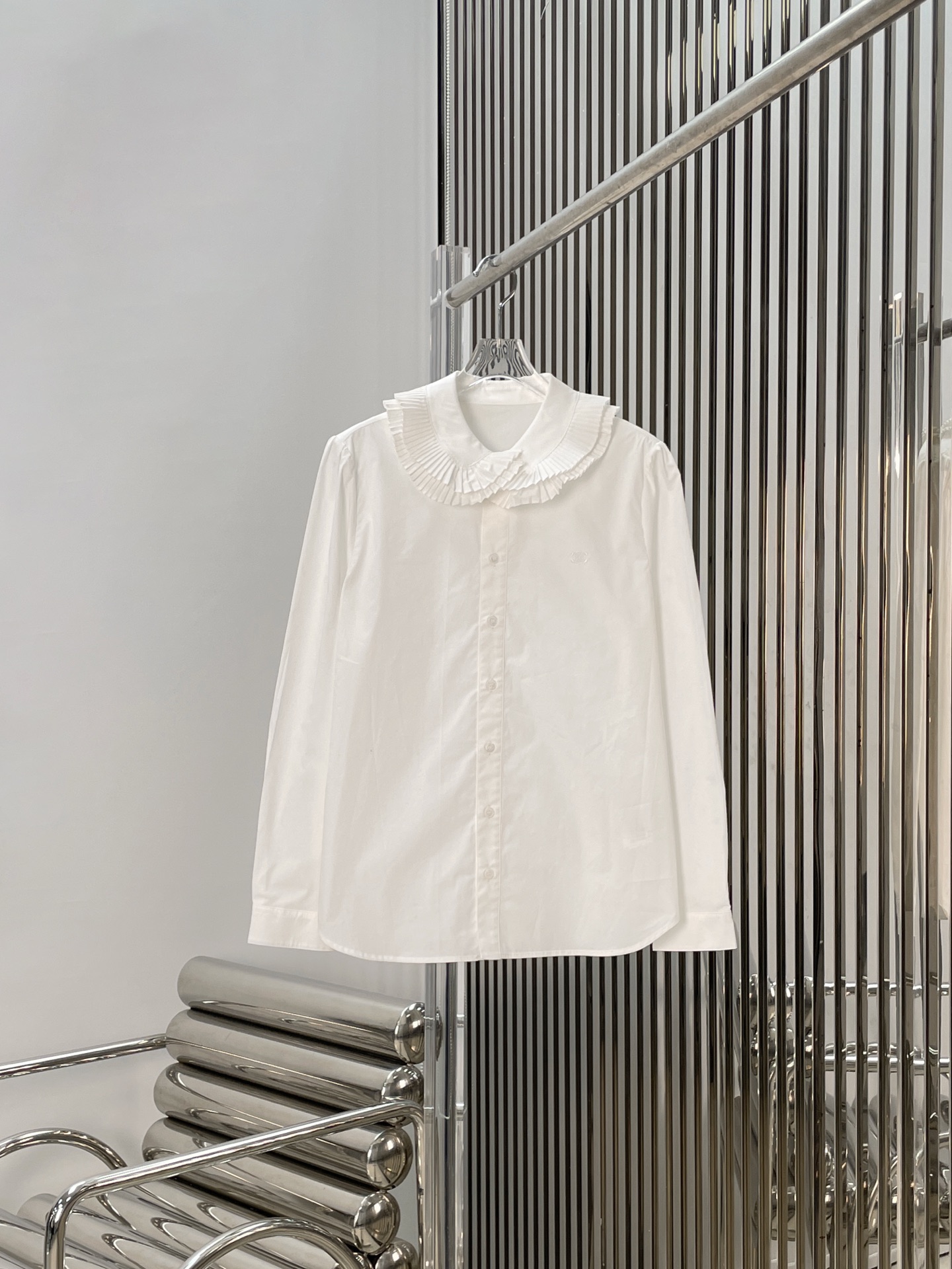 NO:730881,[Love] New style [Love]!  The latest CE 26NEW lace collar poplin cotton shirt. Size SML.,,shirts,19860909[爱心]新款[爱心]！最新CE 26NEW 花边领府绸棉衬衫.尺码SML.,,shirts,,Women's clothing