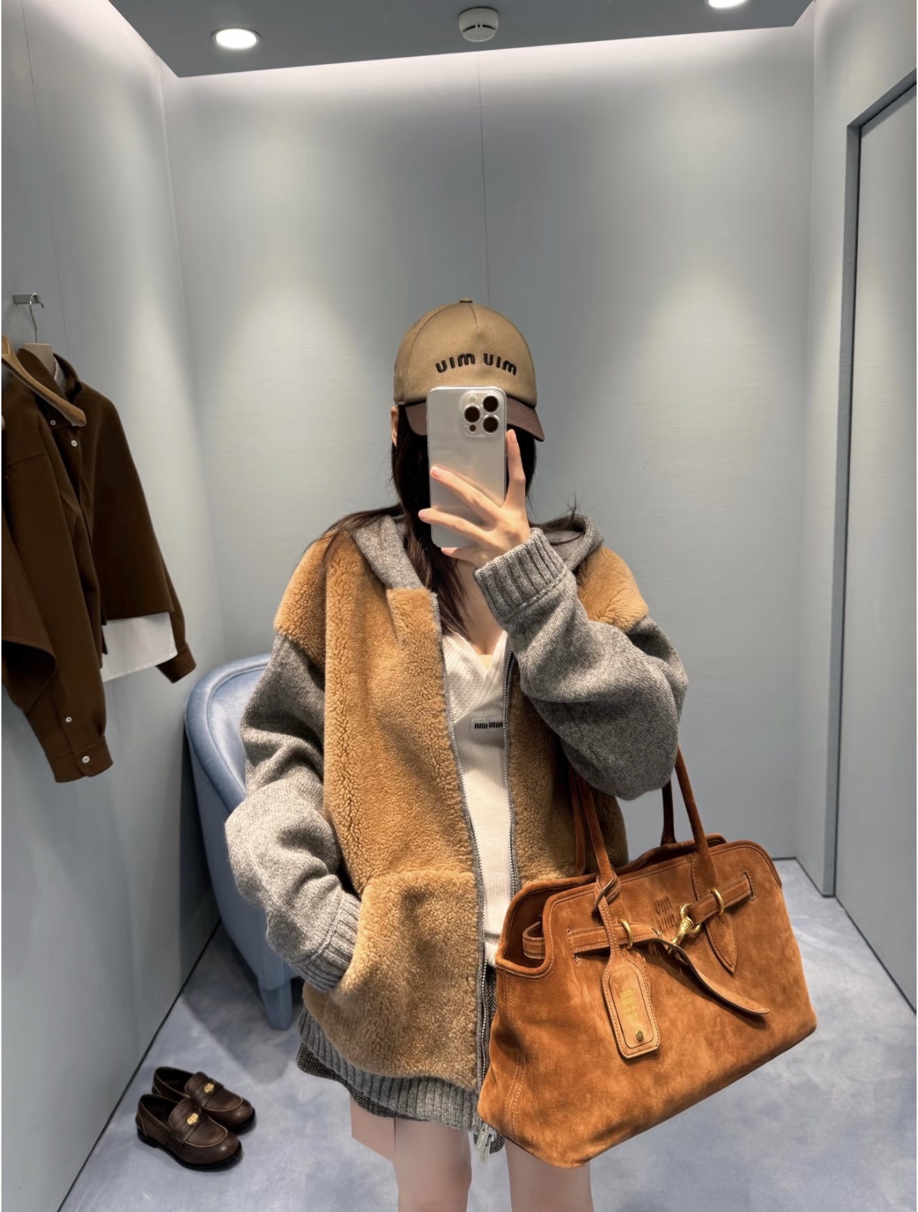 NO:731677,[Love] New style [Love]!  The latest MIU 26NEW knitted fur patchwork hooded jacket. Size SML.P,,miumiu,jackets & coats,hats,19860909[爱心]新款[爱心]！最新MIU 26NEW 针织皮草拼接连帽外套.尺码SML.P,,miumiu,jackets & coats,hats,,Women's clothing