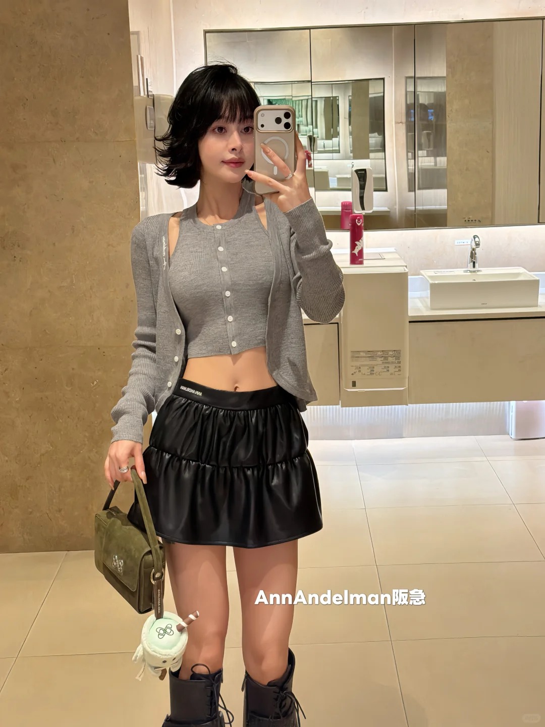 NO:732378,[Love] New style [Love]!  The latest ANN 26NEW albumen pleated leather skirt with leggings. Size SML.,,skirts,19860909[爱心]新款[爱心]！最新ANN 26NEW 蛋白片收褶带打底裤皮半裙.尺码SML.,,skirts,,Women's clothing
