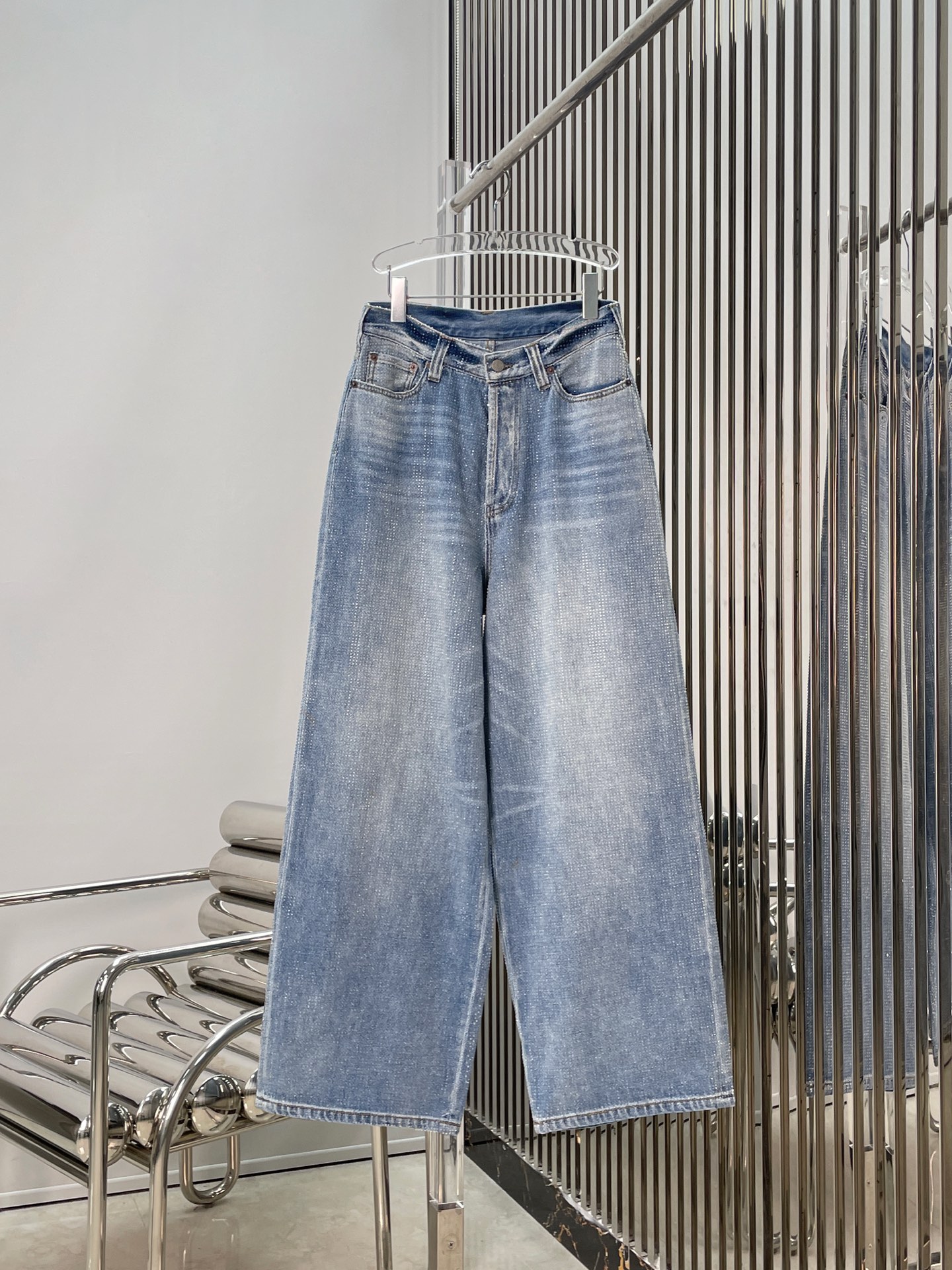 NO:734220,[Love] New style [Love]!  The latest ACNE 26NEW full diamond fit jeans. Size SML.,,acne studios,jeans,19860909[爱心]新款[爱心]！最新ACNE 26NEW 满钻版型牛仔裤.尺码SML.,,acne studios,jeans,,Women's clothing