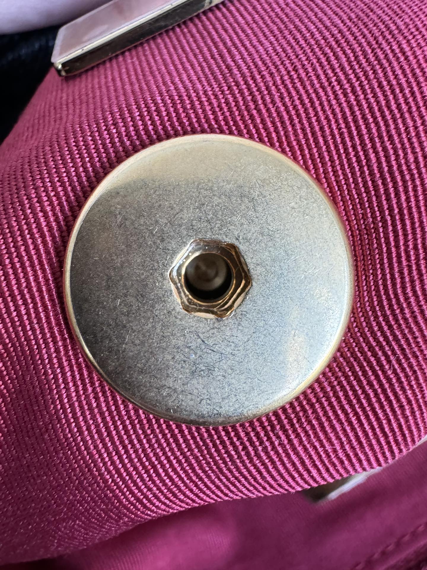 查码chanel 19 bag 经典黑色
独家渠道货 方框 原厂zp皮 小羊皮系列
以诞生年份2019命名的小香19手袋
没针没线都是符合zp工艺 
尺寸：16 x 26 x 9cm
型号：AS1160
五金细节高清独家特写 最新金属防伪芯片版本


