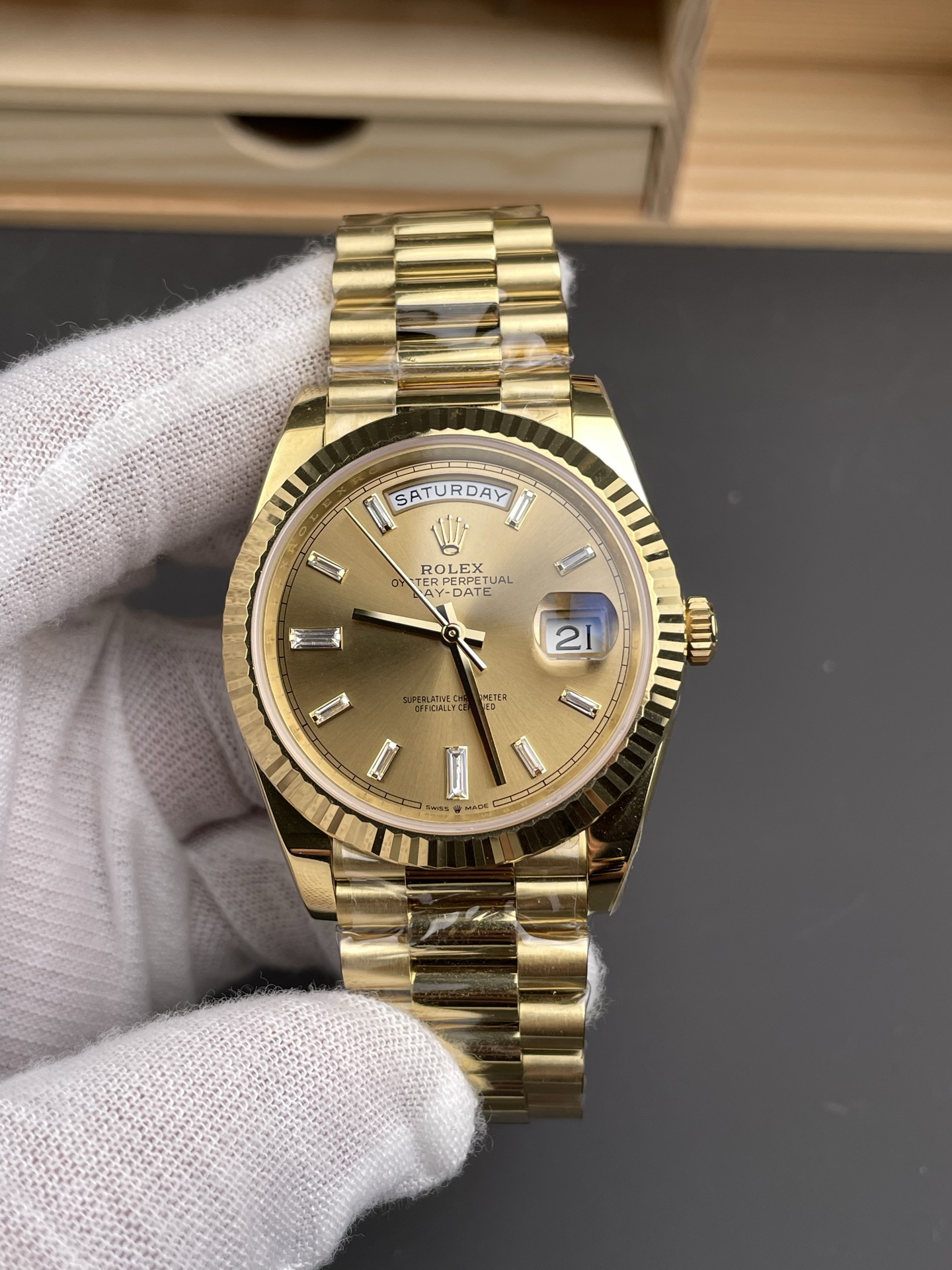 NO:553437,RC Yellow Rock Sugar Full Gold Weekly Diary DD/40mm/Machine/Counterweight 210G,19860909RC 黄冰糖 全金星期日志DD/40mm/机/配重210G,,Watch