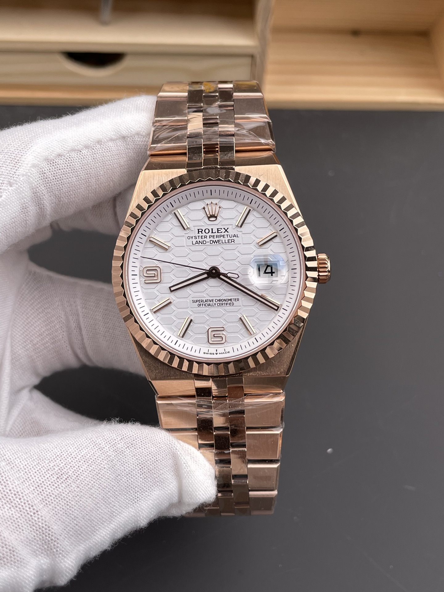 NO:385402,ES Land-type Rose Gold White Disk/40mm/machine,19860909ES 陆使型 玫金白盘/40mm/机,,Watch