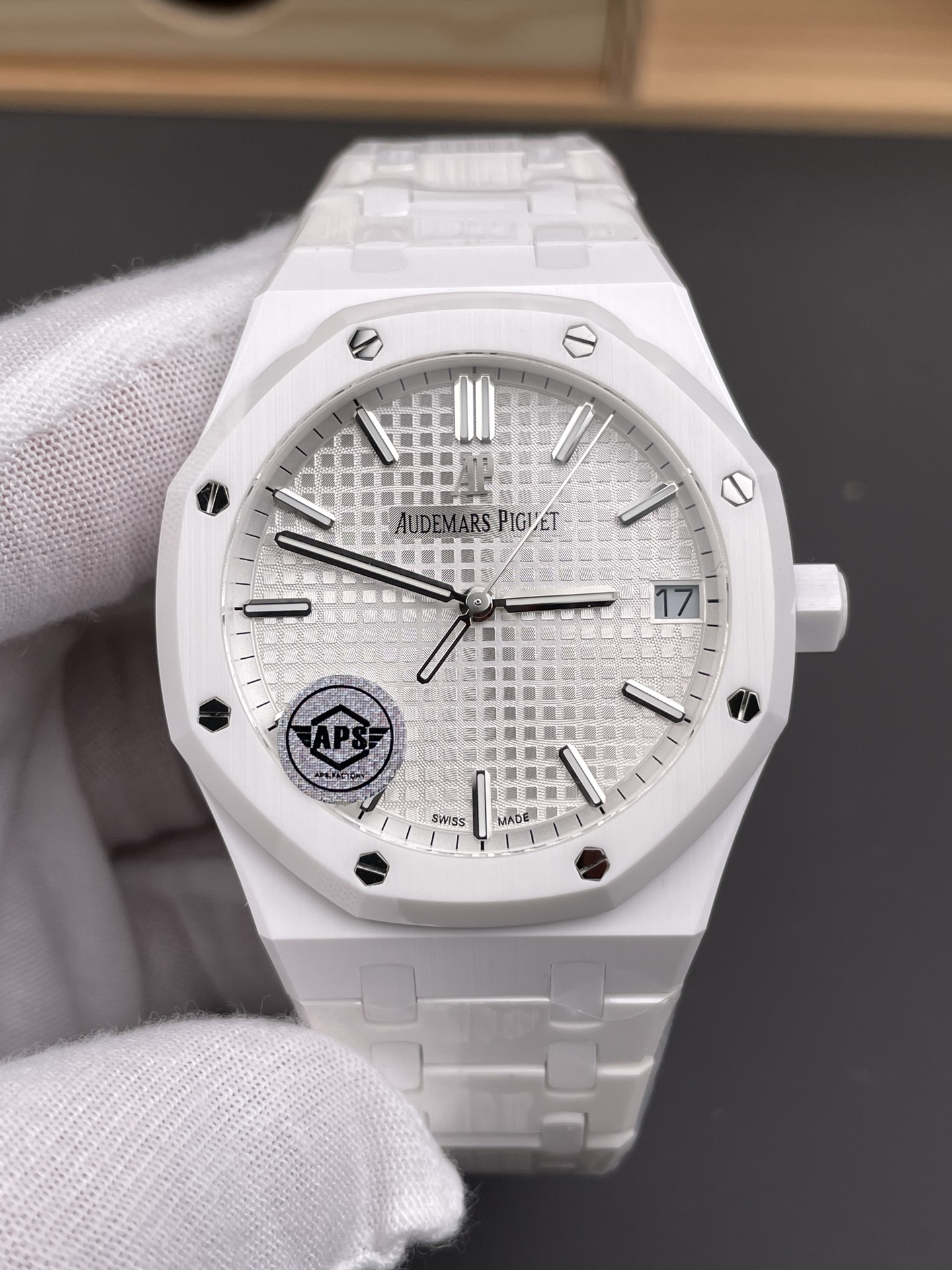 Audemars Piguet Royal Oak White Ceramic 41mm Watch - Style and Precision 3 i1752486448226 4921 0 2