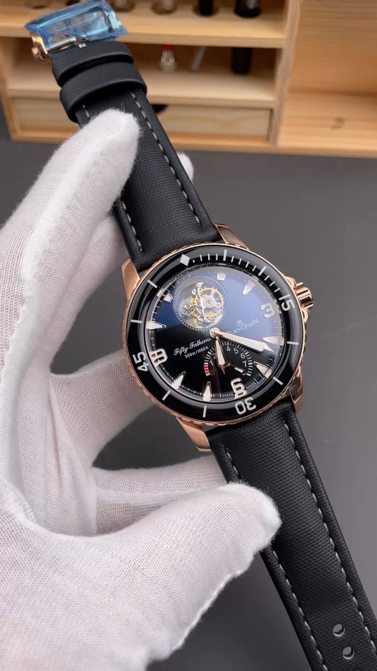 錶帶大學問！鱷魚皮、橡膠、米蘭帶，不同材質搭配術讓你的愛錶煥然一新