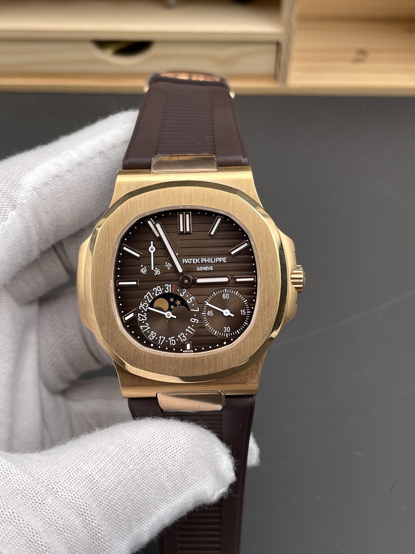 NO:541780,Rose-Gold Nautilus 5712 Modified Solid Moon Phase Disk Literal Three-piece Set/40mm/Machine/Matched Tape Style,19860909玫金鹦鹉螺5712 改实心轴 月相盘 字面三件套/40mm/机/搭配胶带款,,Watch