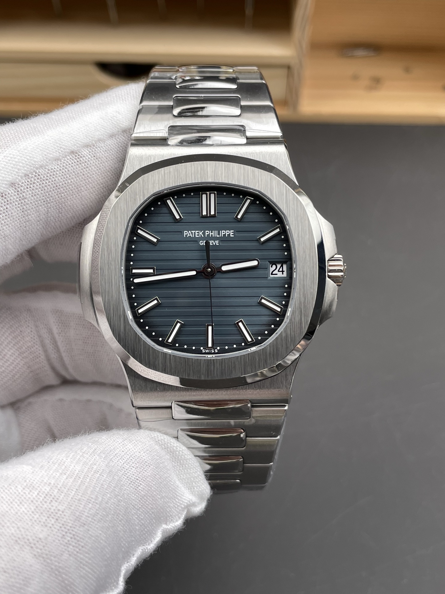 NO:553391,DDF Nautilus 5711 blue disk/40mm/324 machine,19860909DDF 鹦鹉螺5711 蓝盘/40mm/324机,,Watch