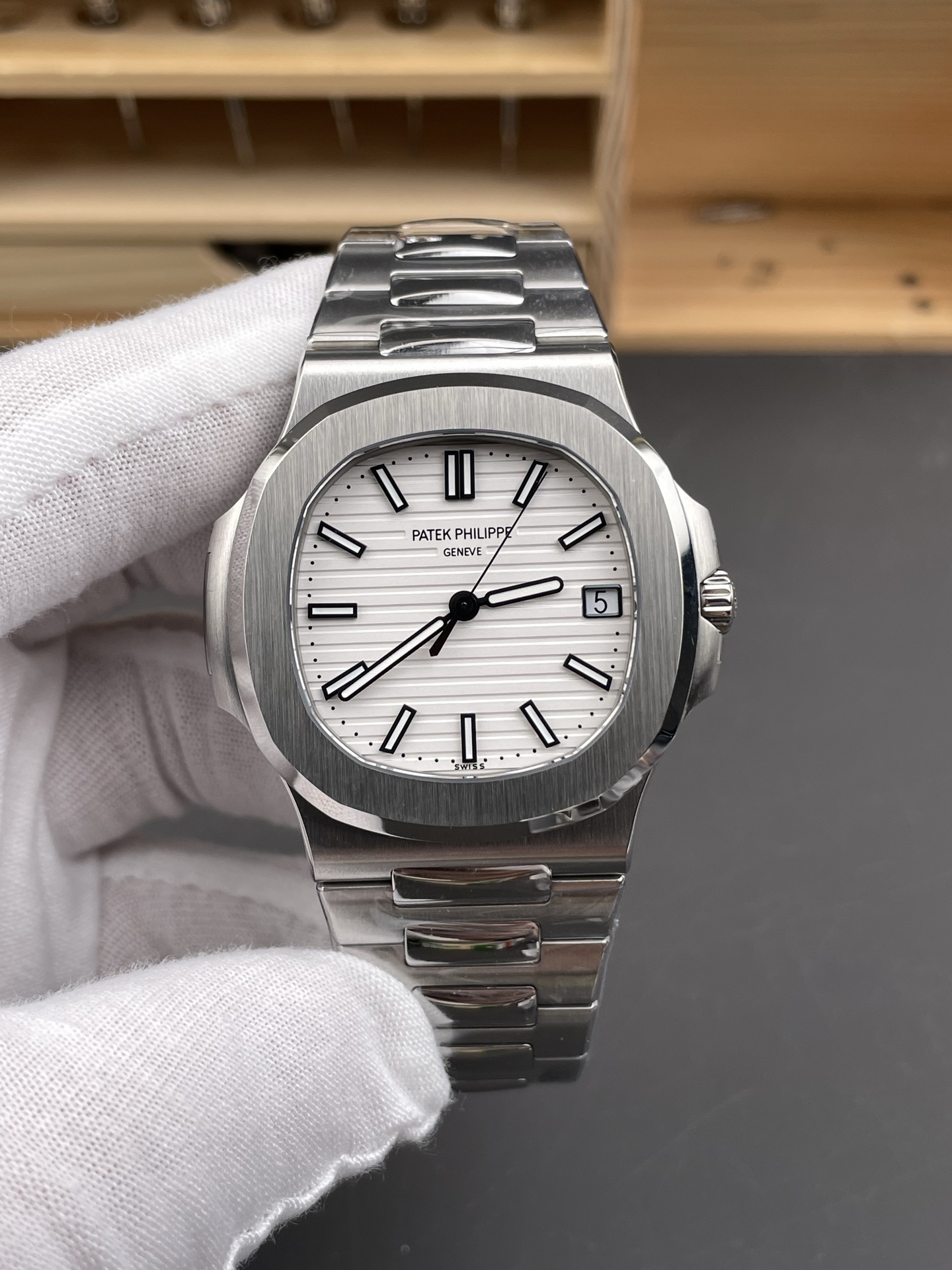 NO:553394,DDF Nautilus 5711 white plate/40mm/324 machine,19860909DDF 鹦鹉螺5711 白盘/40mm/324机,,Watch