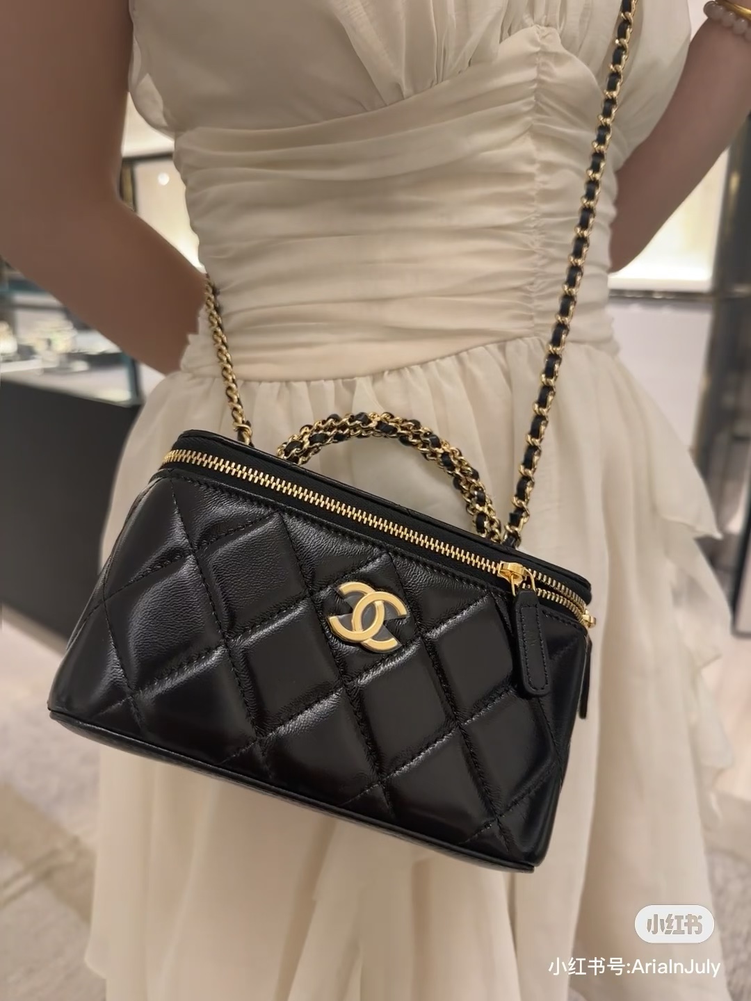 Chanel Crossbody & Shoulder Bags