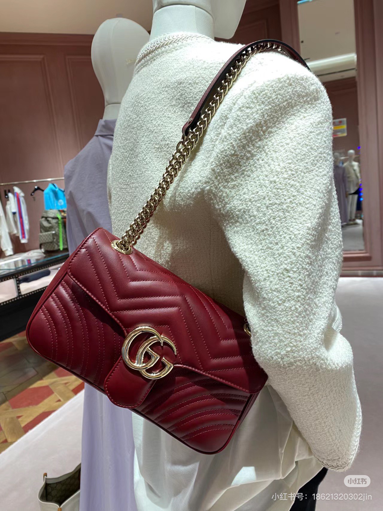 Gucci Marmont Mini Bolso de Hombro de Piel en Vino Tinto con Logo Dorado 3 i1730208728 2568 6