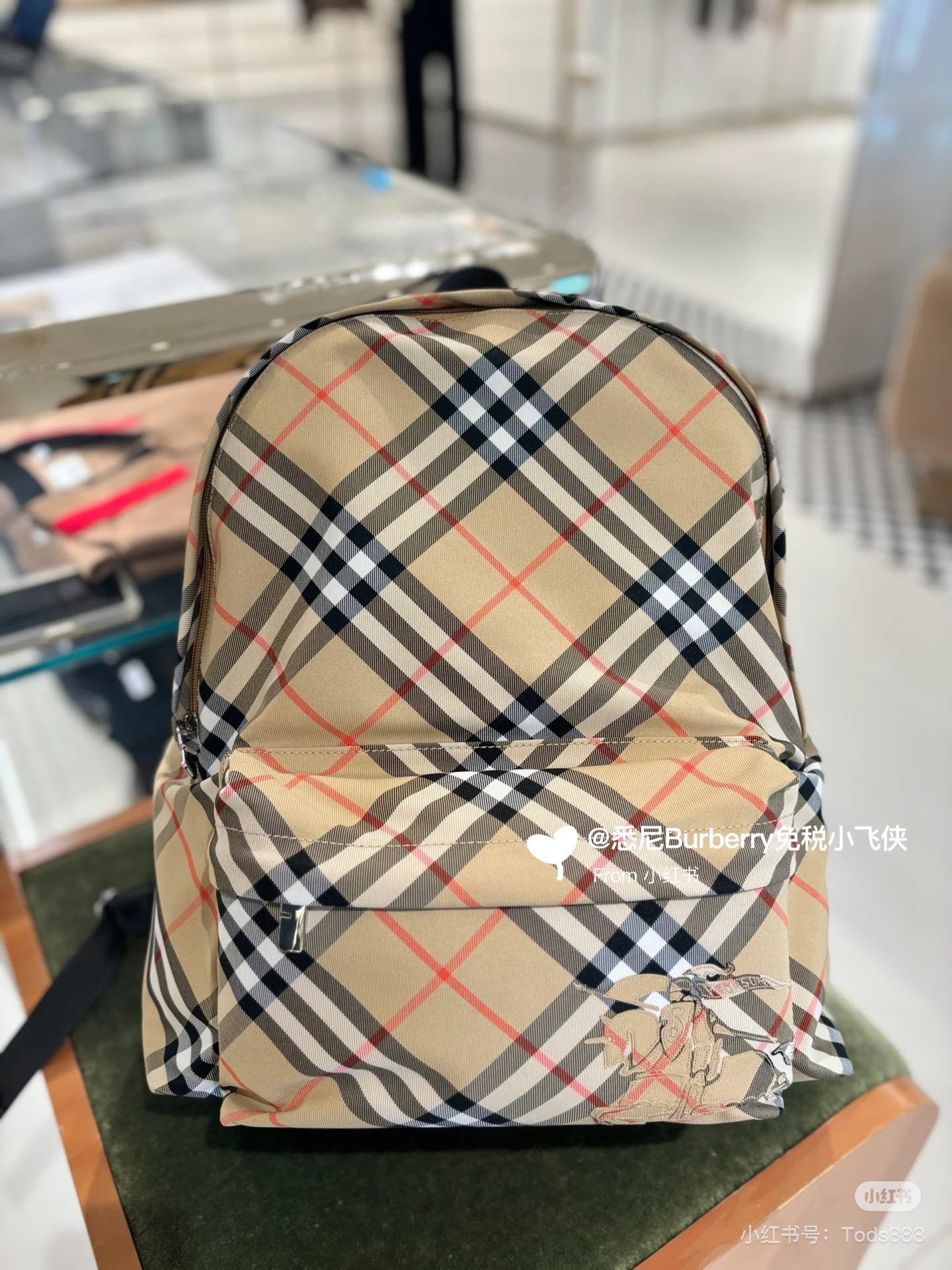 Zaino scozzese Burberry 8 @@Questo articolo è sufficiente. 4Lo zaino BURBERRY ha una capacità molto ampia e può ospitare notebook e alcuni materiali da ufficio necessari per i viaggi quotidiani 9. Anche il design traspirante delle cinghie e dello schienale è molto facile da usare e confortevole. Bai consiglia vivamente di prendere in considerazione sia gli affari che il tempo libero e di soddisfare le esigenze di viaggio quotidiane.