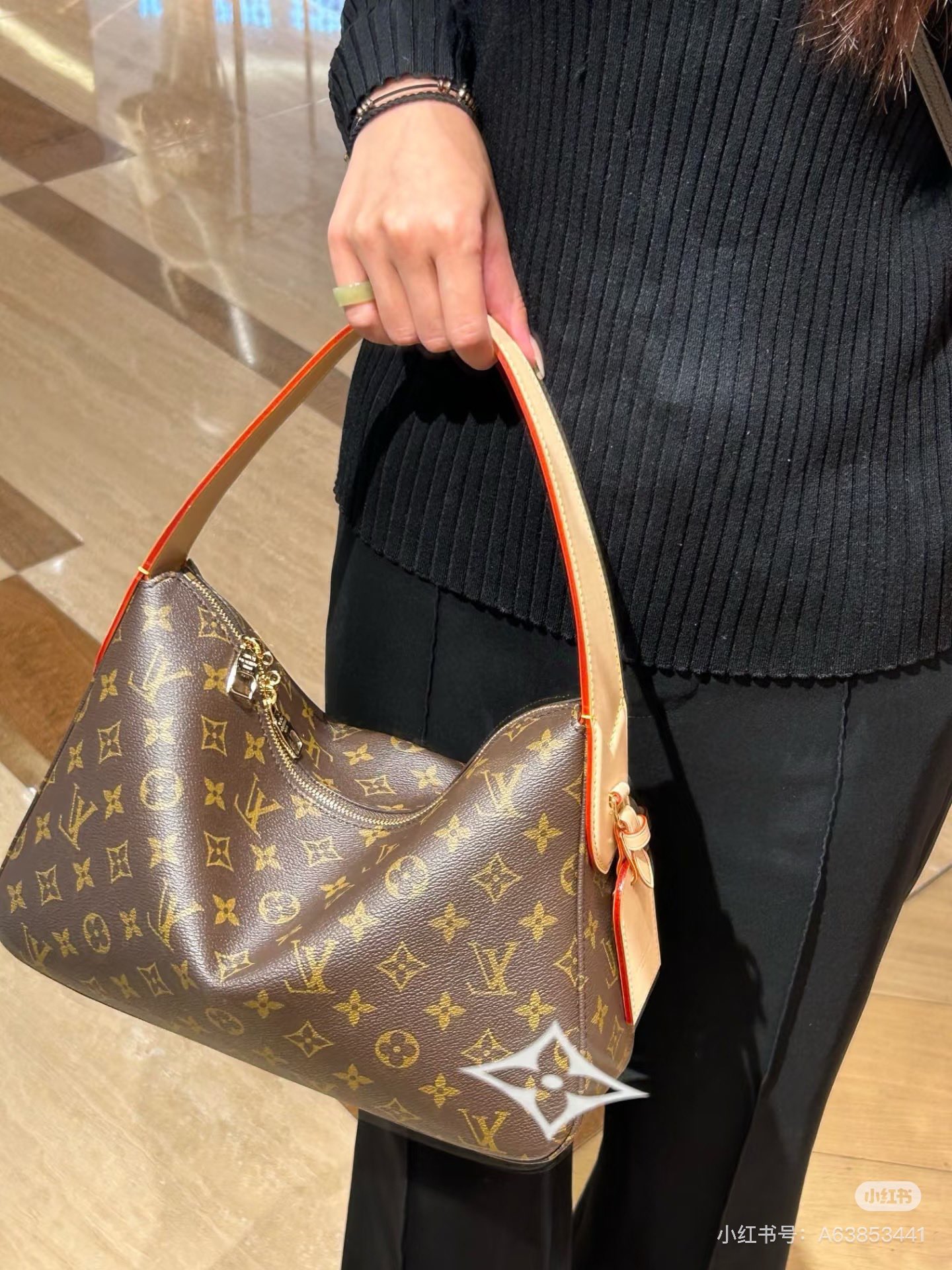 Louis Vuitton |