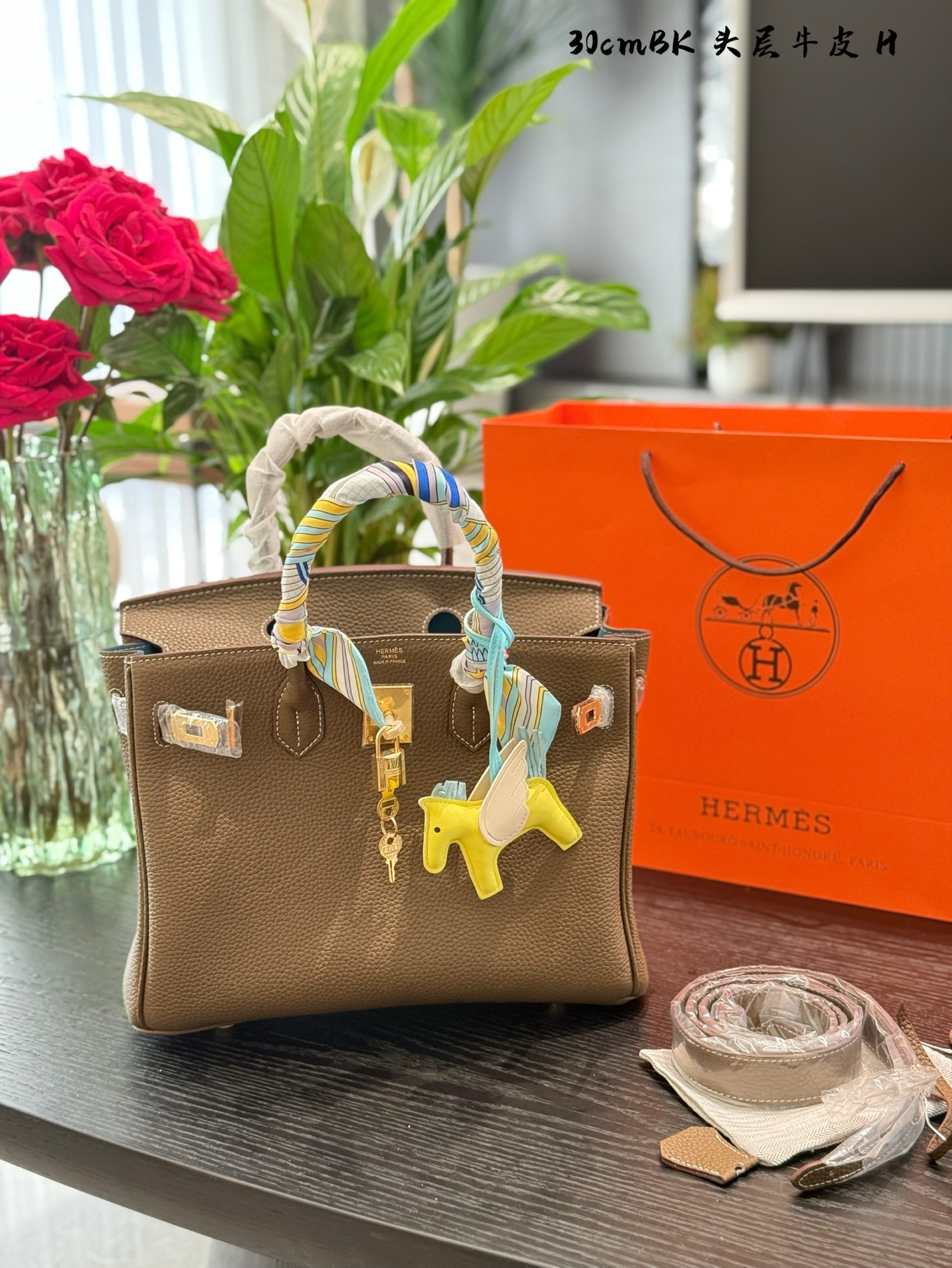 Hermès Birkin 30cm Togo Leather Classic Handbag - Stylish and Timeless 1 Hermès Birkin 30cm Togo Leather Classic Handbag - Stylish and Timeless