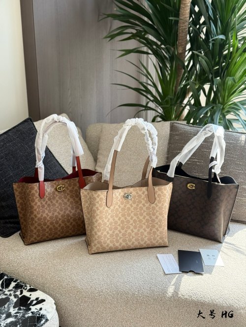 Bolso Tote Coach Willow con Estampado Clásico, Espacioso y Versátil 1 Bolso Tote Coach Willow con Estampado Clásico, Espacioso y Versátil