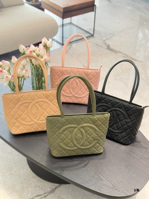 Chanel Hilton Vintage Caviar Leather Handbag,30*24cm,with Dust Bag
