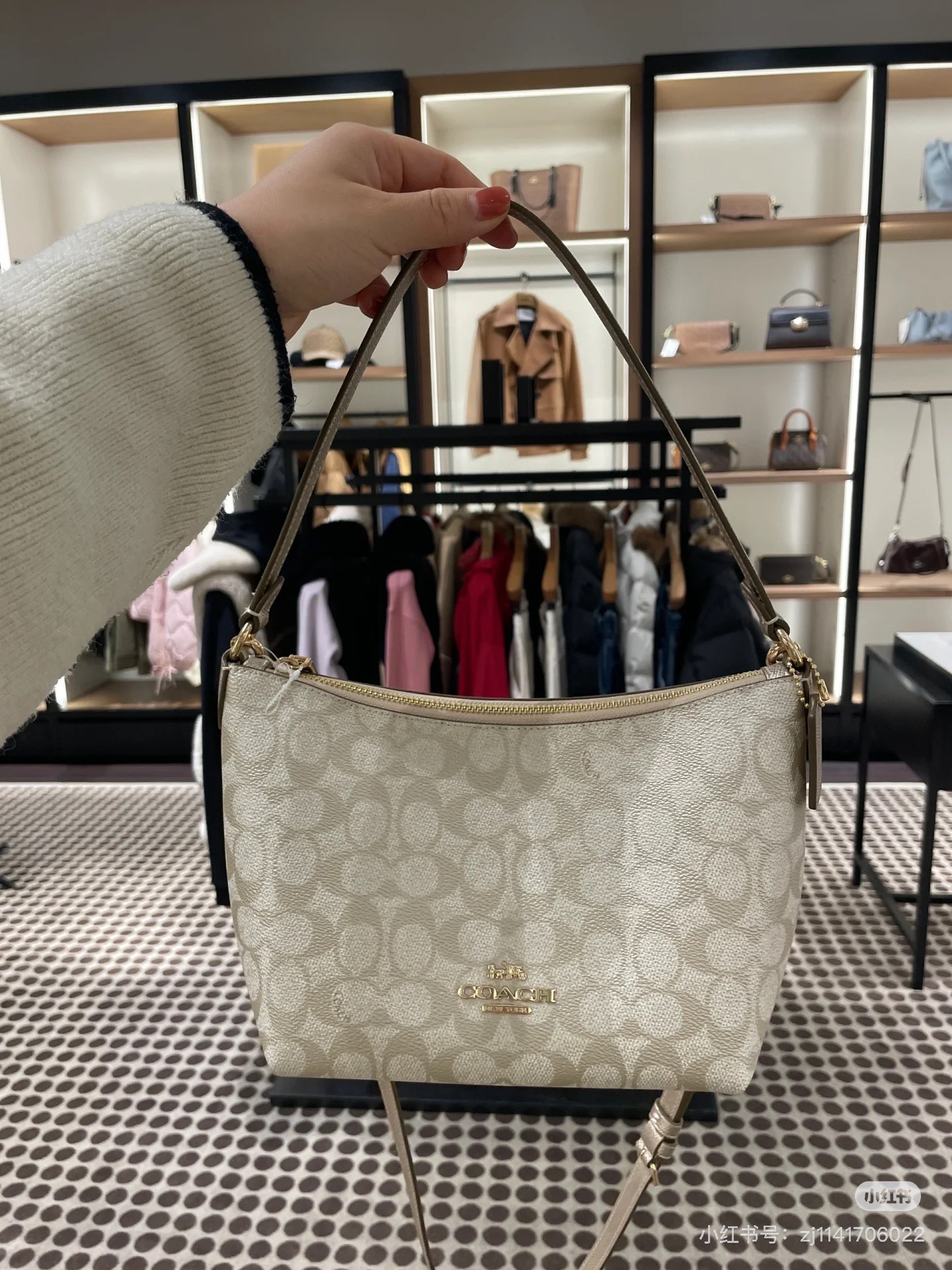 Bolso Bandolera Coach Signature Jacquard Ivory para Mujer 8 i1741527111592 8231 0 6