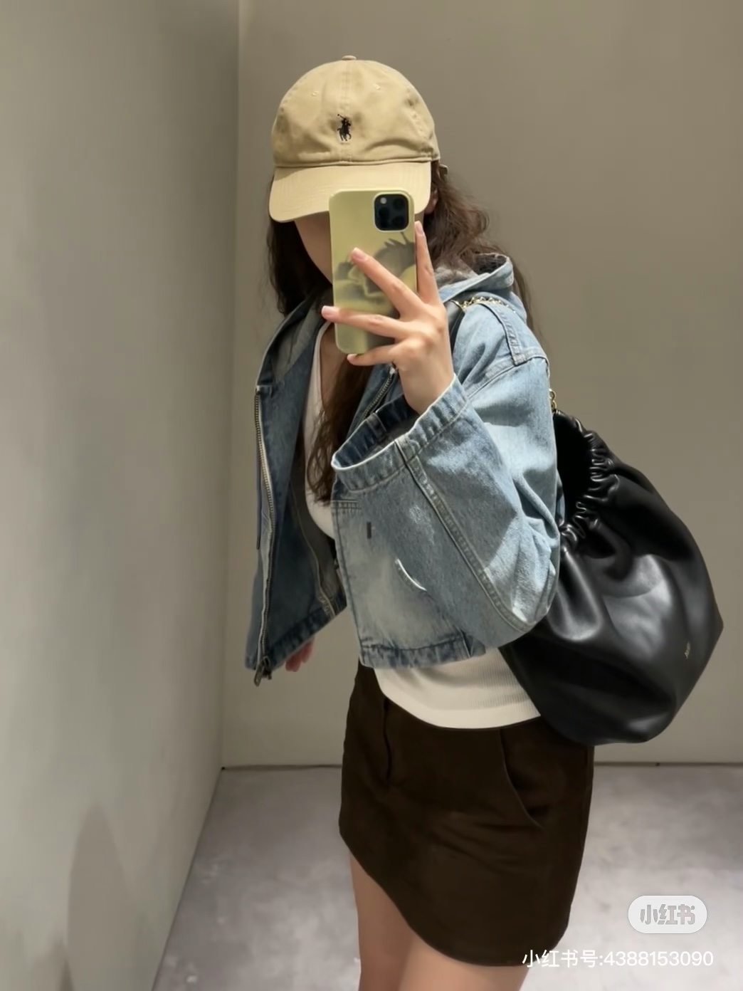 Loewe Squeeze: Elegante Bolso de Hombro de Piel de Cordero con Cadena Ligera 10 i1742436608757 6780 0 8