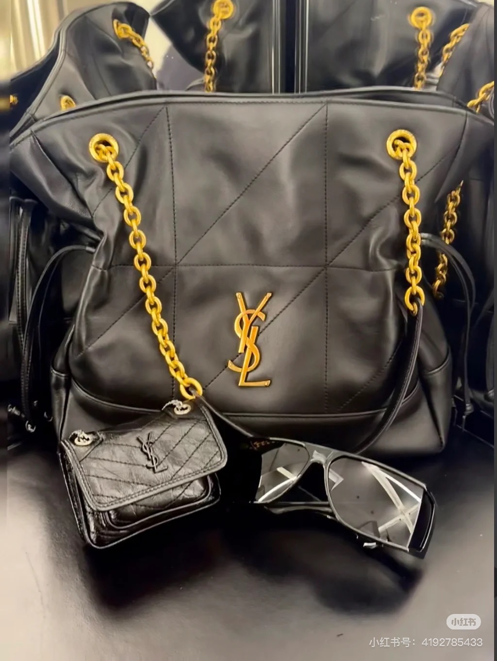 Yves Saint Laurent Jamie Pochon Bolso Axilar Grande 4.3 de Piel de Cordero Negro 5 i1742896111094 1534 0 3