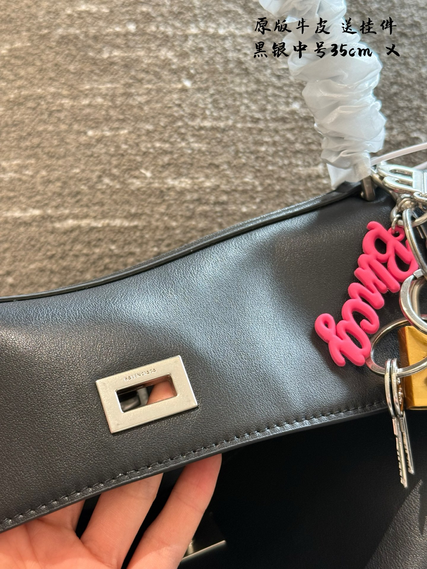 Balenciaga Rodeo Bag de piel de becerro original, lujo y moda en un bolso icónico 10 i1743331613768 9844 0 8