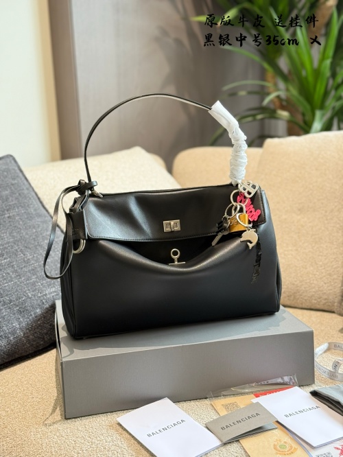 Balenciaga Rodeo Bag de piel de becerro original, lujo y moda en un bolso icónico 1 Balenciaga Rodeo Bag de piel de becerro original, lujo y moda en un bolso icónico