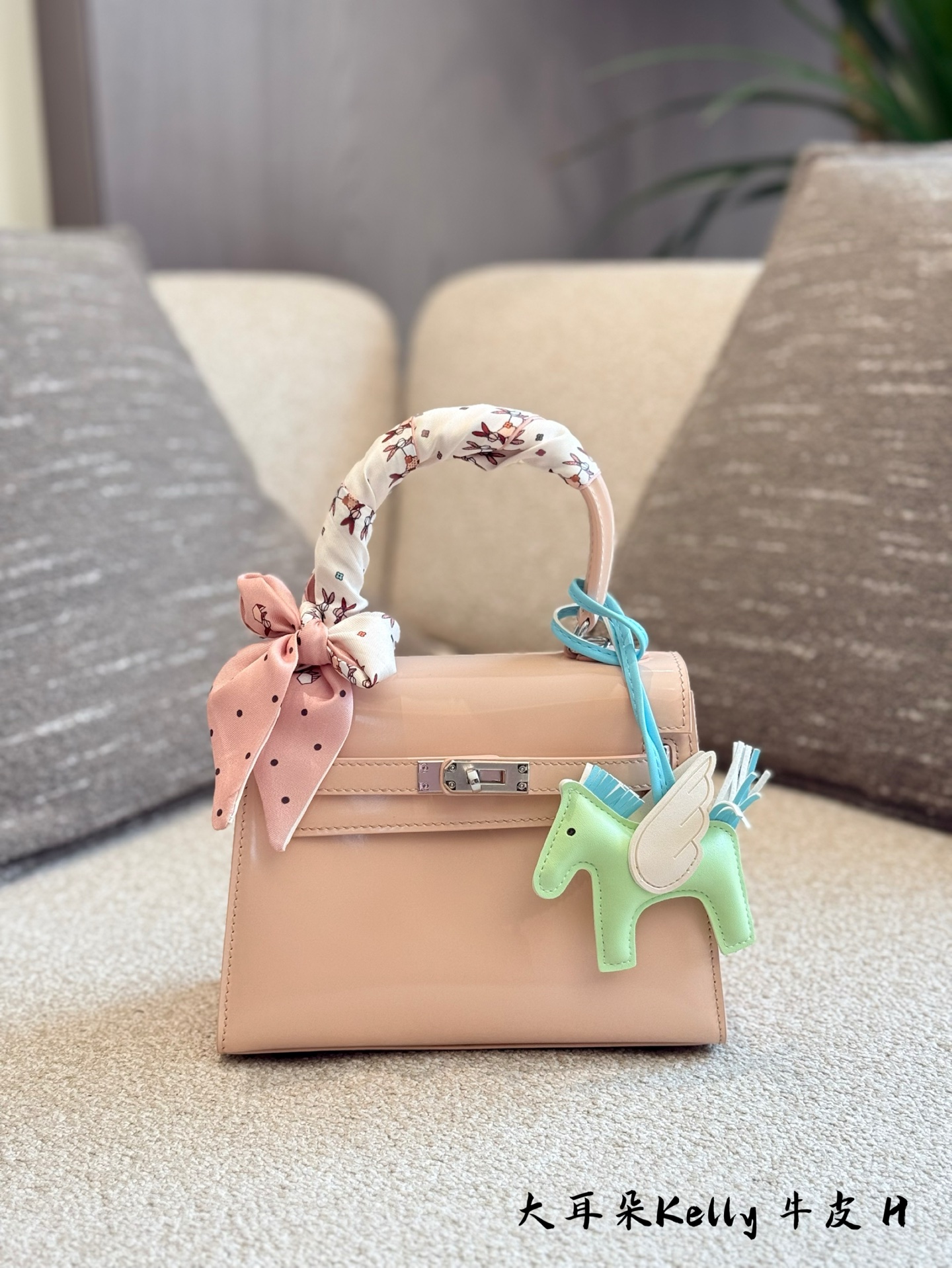 Bolso Clásico Hermes Kelly 20 con Asa Redonda y Bandolera, Edición Limitada 4 i1744256654573 4197 0 2