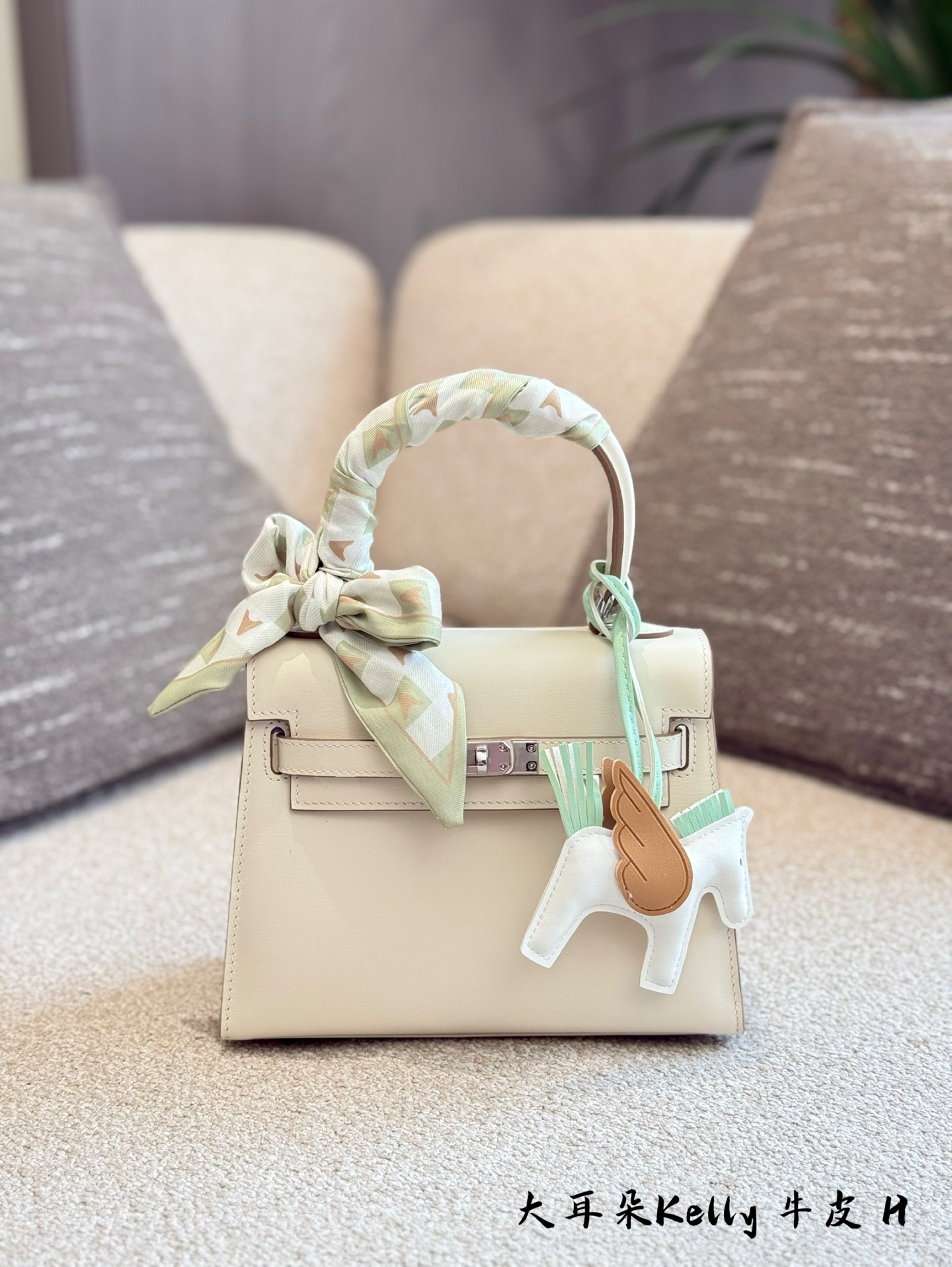 Bolso Clásico Hermes Kelly 20 con Asa Redonda y Bandolera, Edición Limitada 6 i1744256654583 4026 0 4