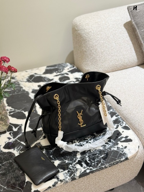 Yves Saint Laurent Jamie Large Bucket Bag - Stylish & Functional - Black 1 Yves Saint Laurent Jamie Large Bucket Bag – Stylish & Functional – Black