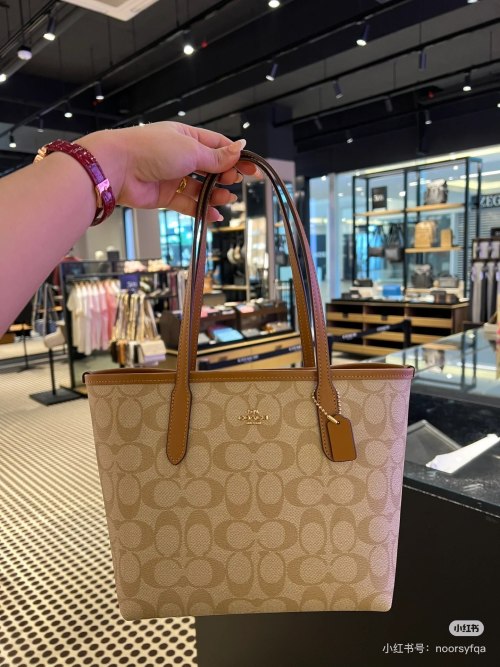 Coach City Tote 23 In Signature Canvas, Perfect Commute & Everyday Bag 1 Coach City Tote 23 In Signature Canvas, Perfect Commute & Everyday Bag