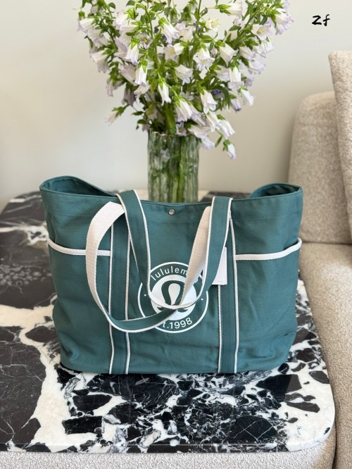 Lululemon Daily - Bolso Tote de Lona con Múltiples Bolsillos para el Día a Día 16 Lululemon Daily – Bolso Tote de Lona con Múltiples Bolsillos para el Día a Día
