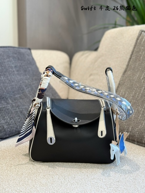 Lindy 26 Swift Leather Handbag with Silver Hardware & Accessories 1 Lindy 26 Swift Leather Handbag with Silver Hardware & Accessories