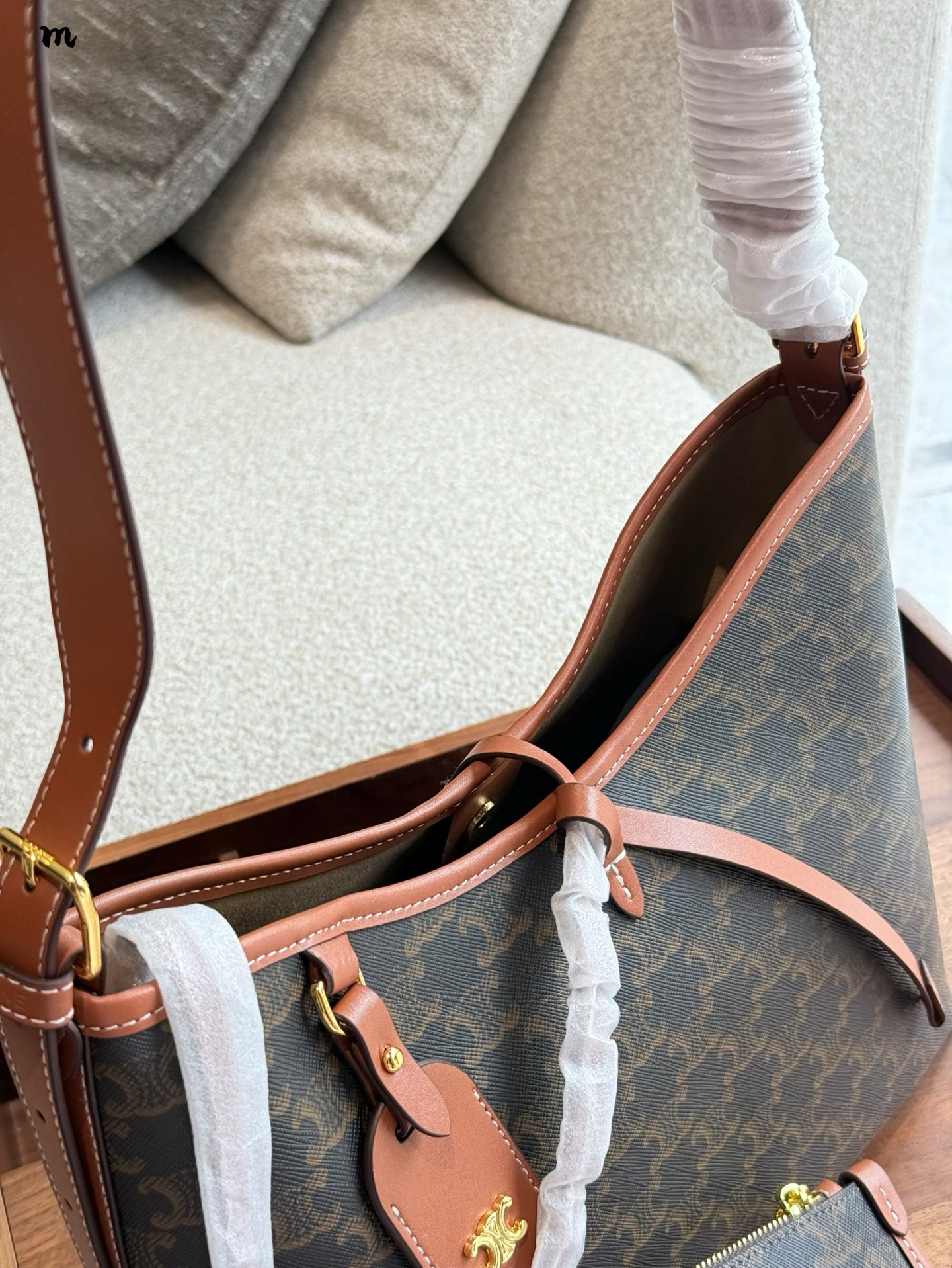 Celine Carryall Bolso Tote con Diseño de Cordón y Tamaño Práctico de 28x24 8 i1745980784238 3577 0 6