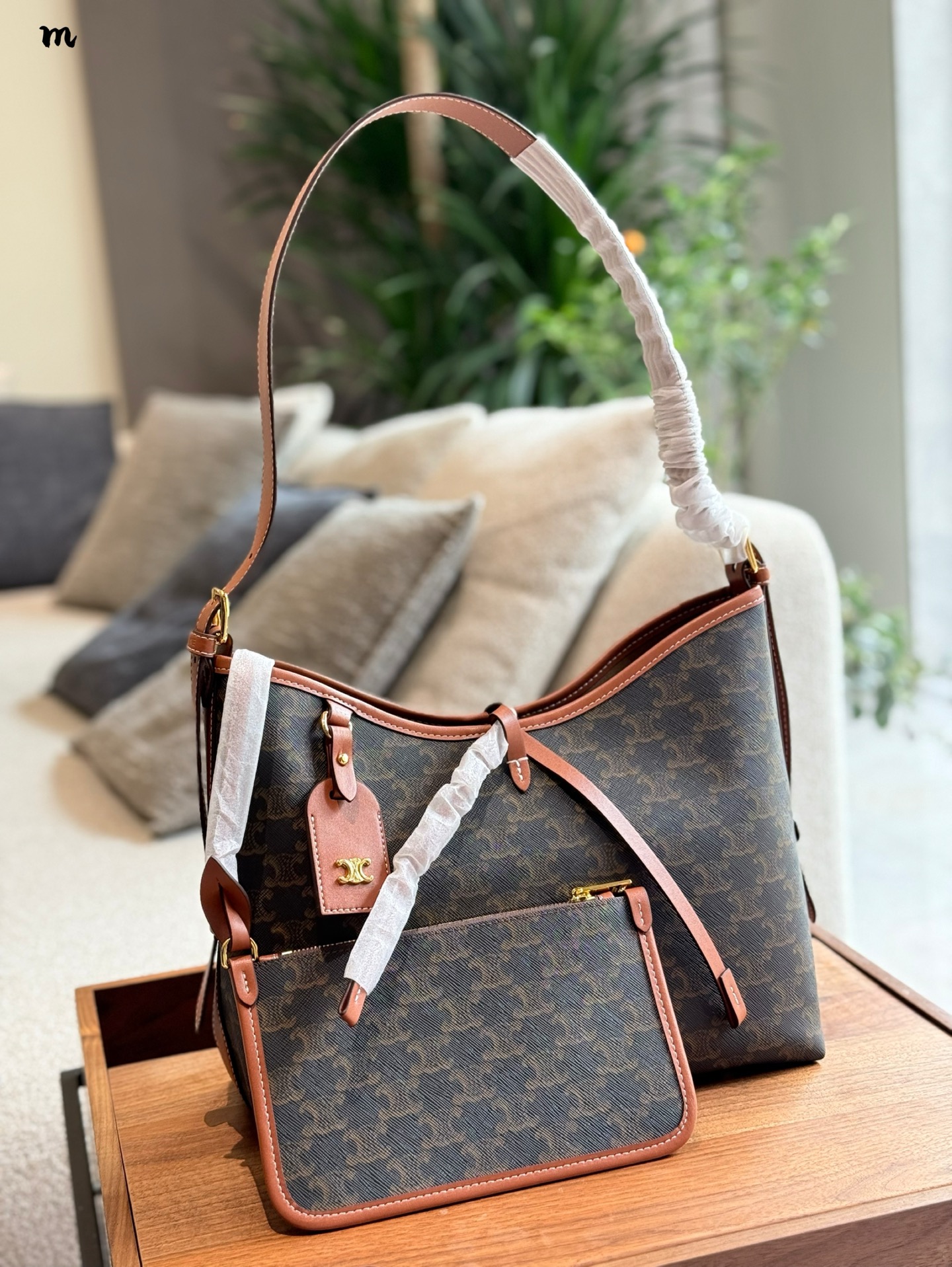 Celine Carryall Bolso Tote con Diseño de Cordón y Tamaño Práctico de 28x24 3 i1745980786398 9951 0 1