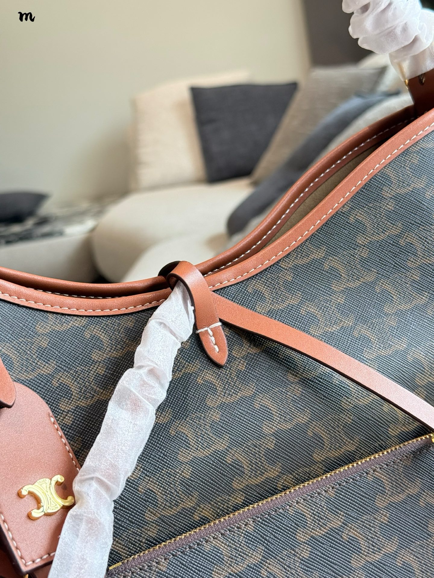 Celine Carryall Bolso Tote con Diseño de Cordón y Tamaño Práctico de 28x24 5 i1745980786439 1285 0 3