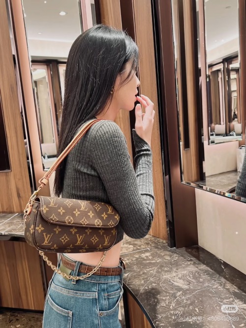 Louis Vuitton Monogram Canvas Eva Clutch Bag Crossbody Shoulder Bag 1 Louis Vuitton Monogram Canvas Eva Clutch Bag Crossbody Shoulder Bag