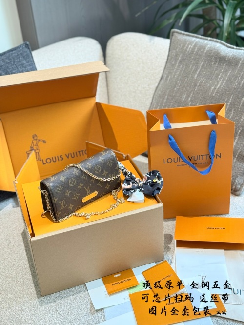 ארנק שרשרת Louis Vuitton Lily WOC במידות 20.7*10.2*3.5 ס"מ 1 ארנק שרשרת Louis Vuitton Lily WOC במידות 20.7*10.2*3.5 ס”מ