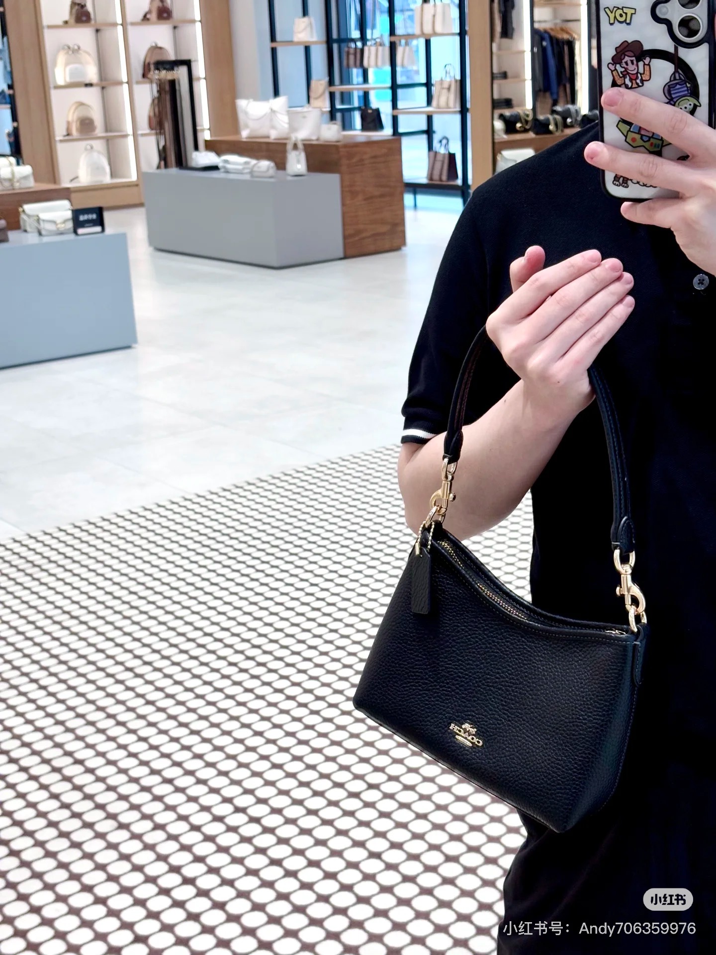 Coach Laurel Mini Bolso Bandolera - Elegancia y Versatilidad en Negro 3 i1746875872765 1421 0 1