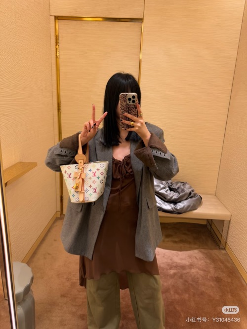 Louis Vuitton x Murakami Takashi Bolso Bucket Blanco Multicolor para Mujer 16 Louis Vuitton x Murakami Takashi Bolso Bucket Blanco Multicolor para Mujer