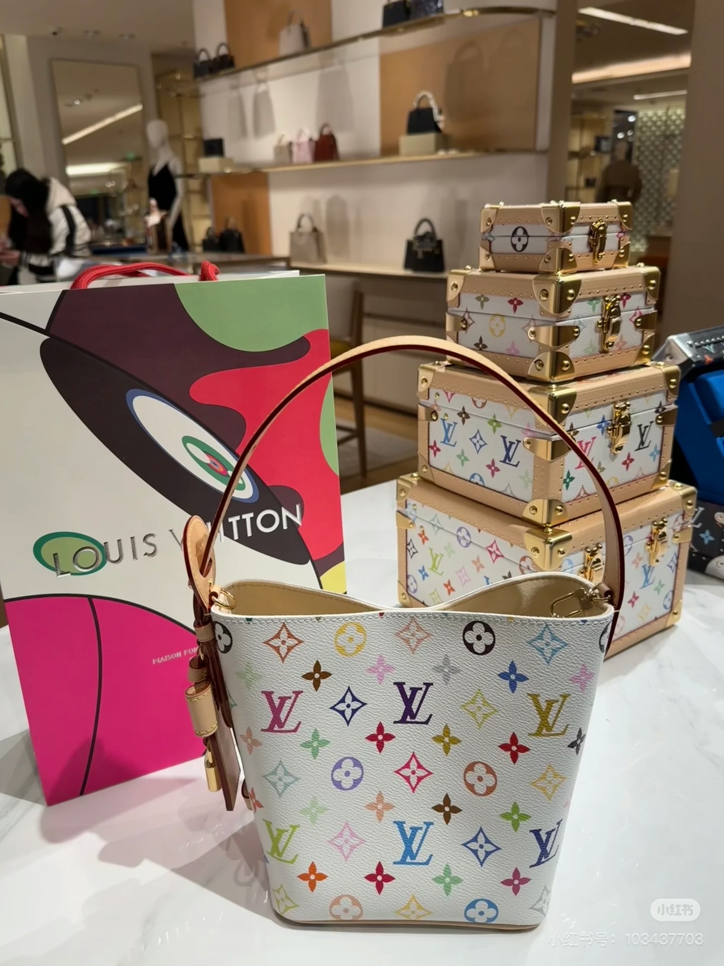 Louis Vuitton x Murakami Takashi Bolso Bucket Blanco Multicolor para Mujer 7 i1749207687810 232 0 5
