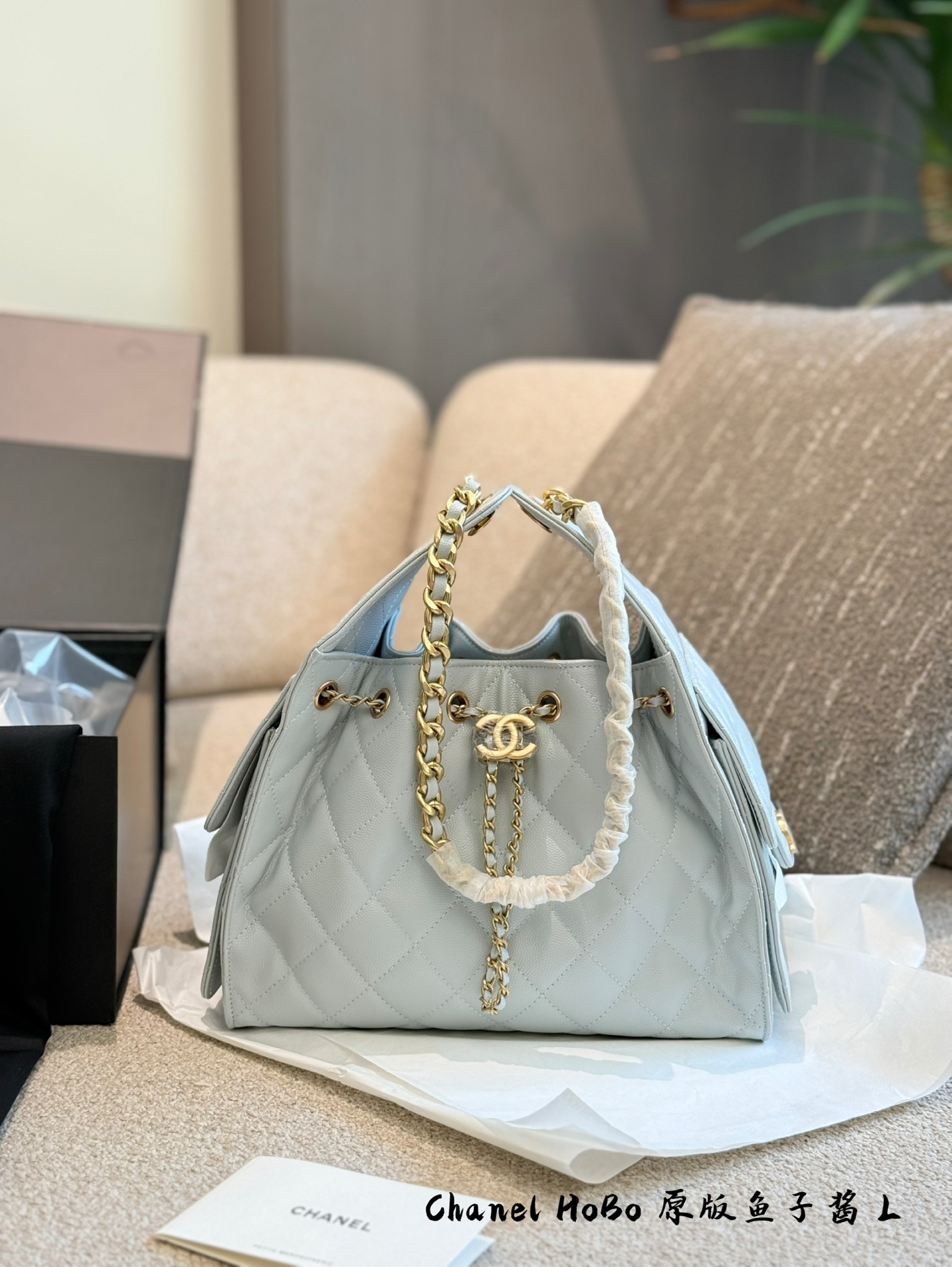 Bolso Hobo Chanel 25 Bag Mediano de Cuero Amarillo con Detalles Dorados 3 i1750509155417 4537 0 1