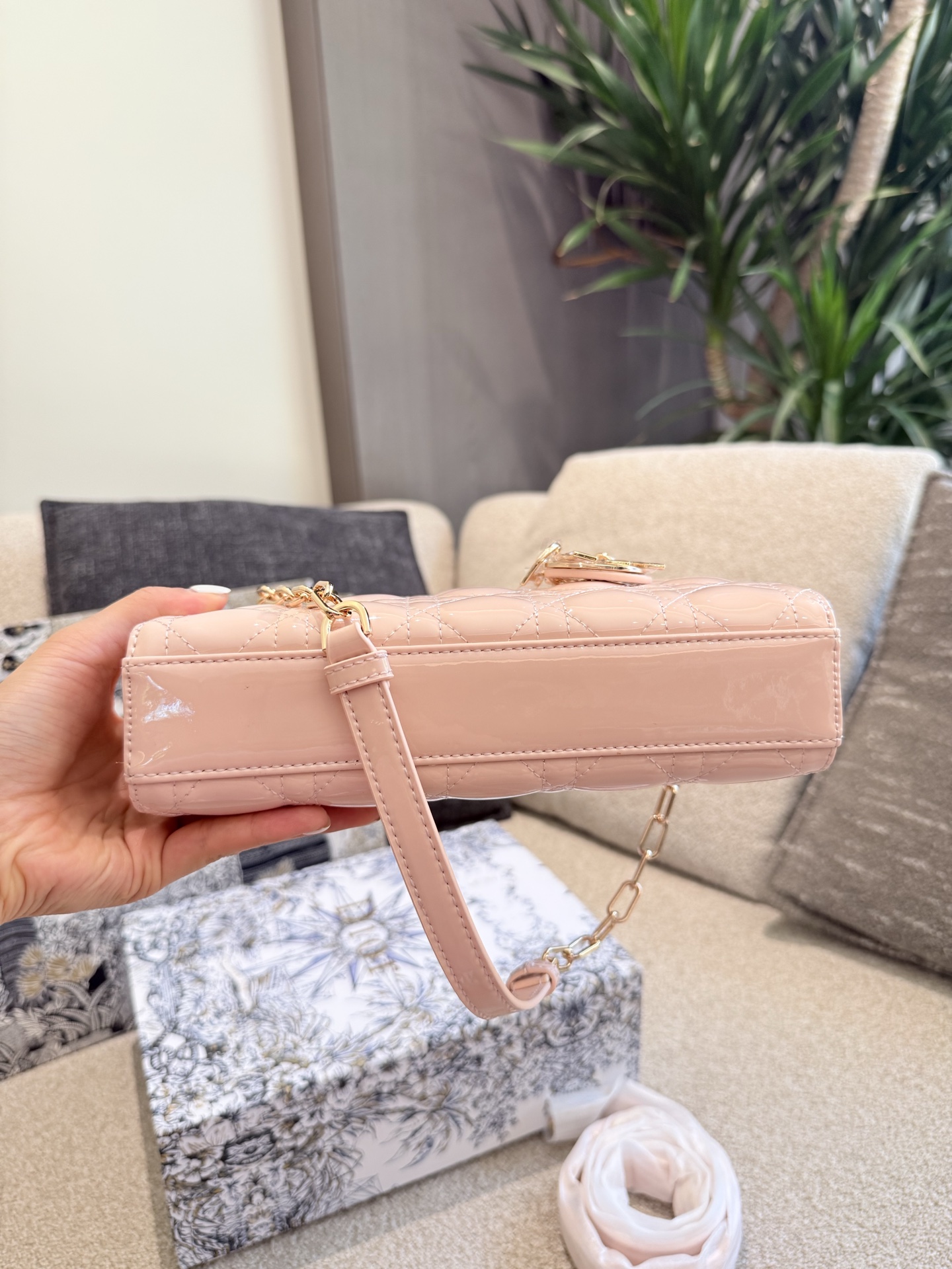 Dior D-Joy Bolso Pequeño de Piel de Cordero Rosa, Tres Formas de Llevarlo 7 i1750513017676 6813 0 4