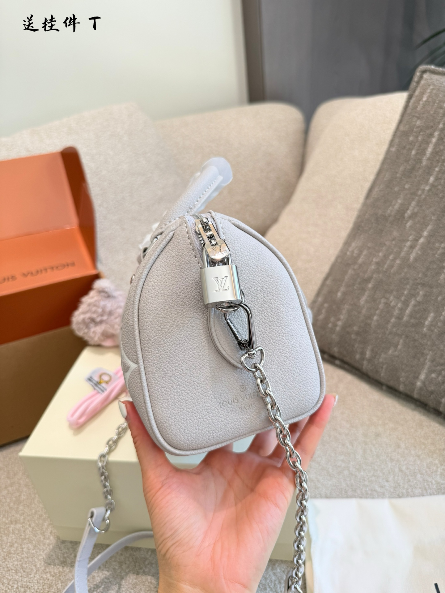 Louis Vuitton Speedy 2025: Bolso Clásico, Tonos Pastel, Accesorio Incluido 4 i1752289936875 7681 0 2