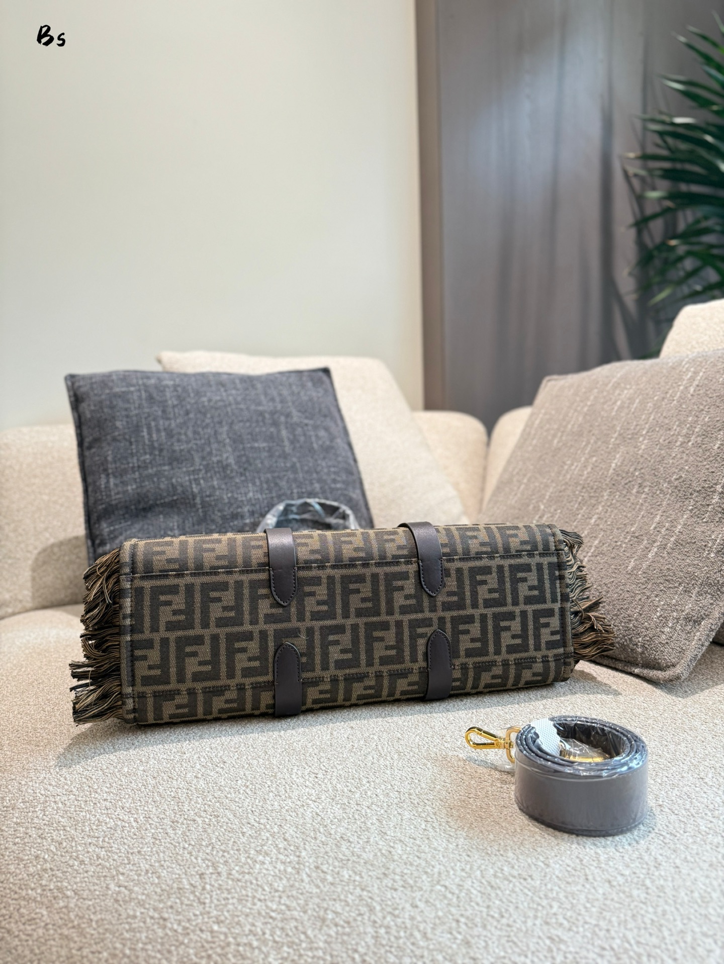 Fendi Bolso Tote con Estampado FF para Mujer, Estilo y Capacidad 7 i1752590449481 3010 0 6