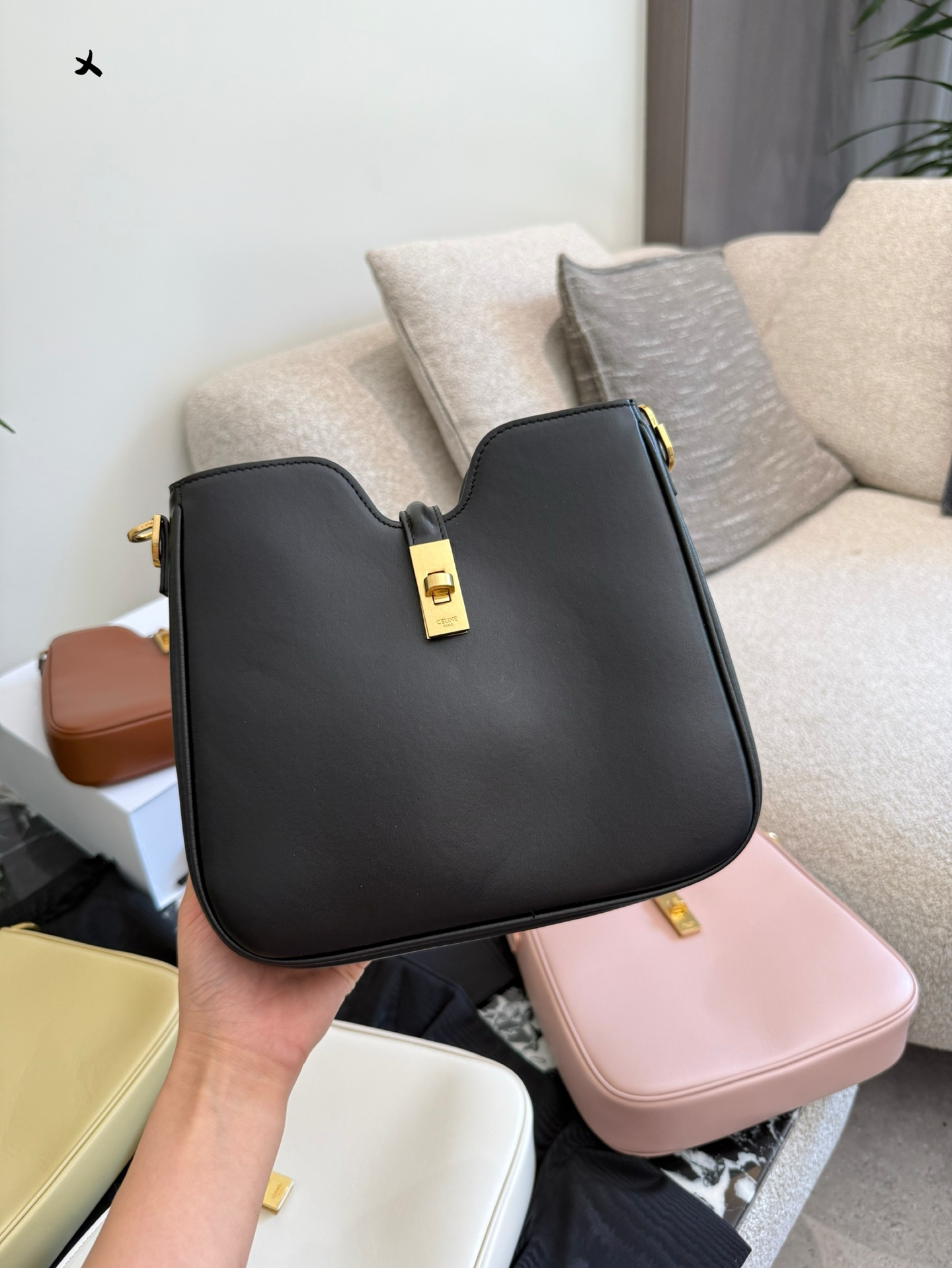 Celine Camille 16 Soft: Elegante bolso de hombro con doble correa 5 i1753261302030 1246 0 3