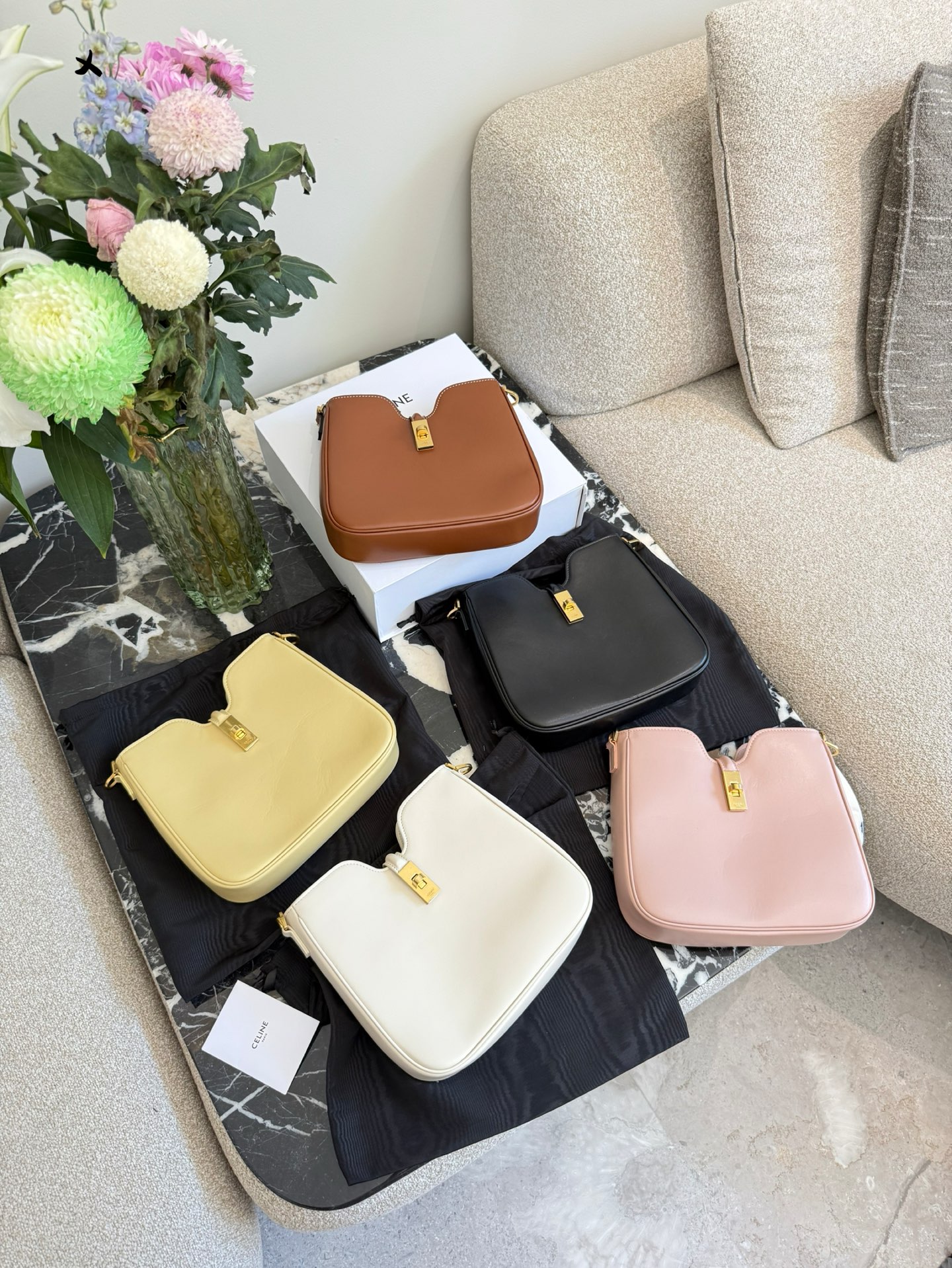 Celine Camille 16 Soft: Elegante bolso de hombro con doble correa 7 i1753261302083 7287 0 5