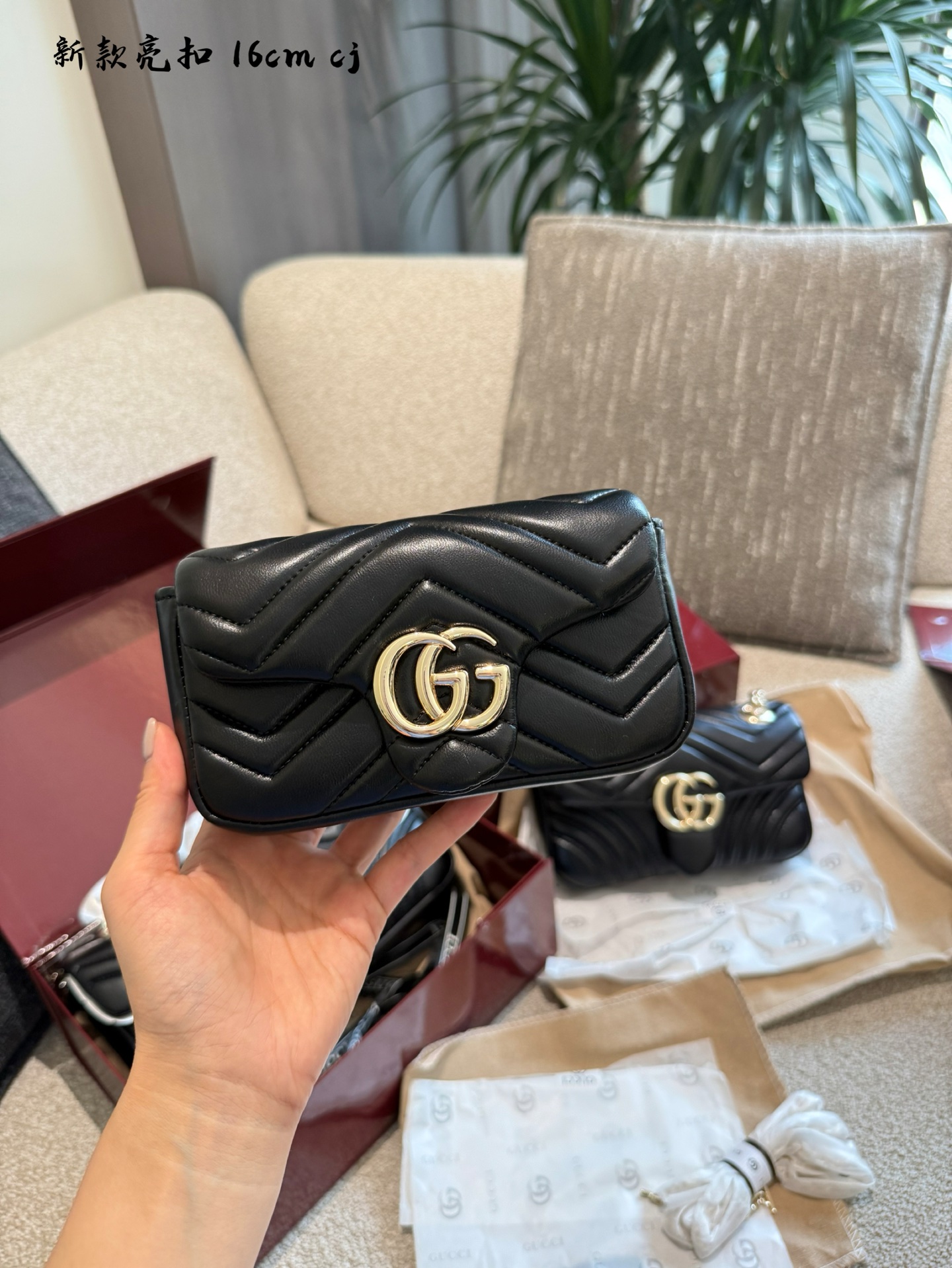 Bolso Gucci Marmont de Piel de Cordero con Cadena Dorada 3 i1753435587273 8420 0 1