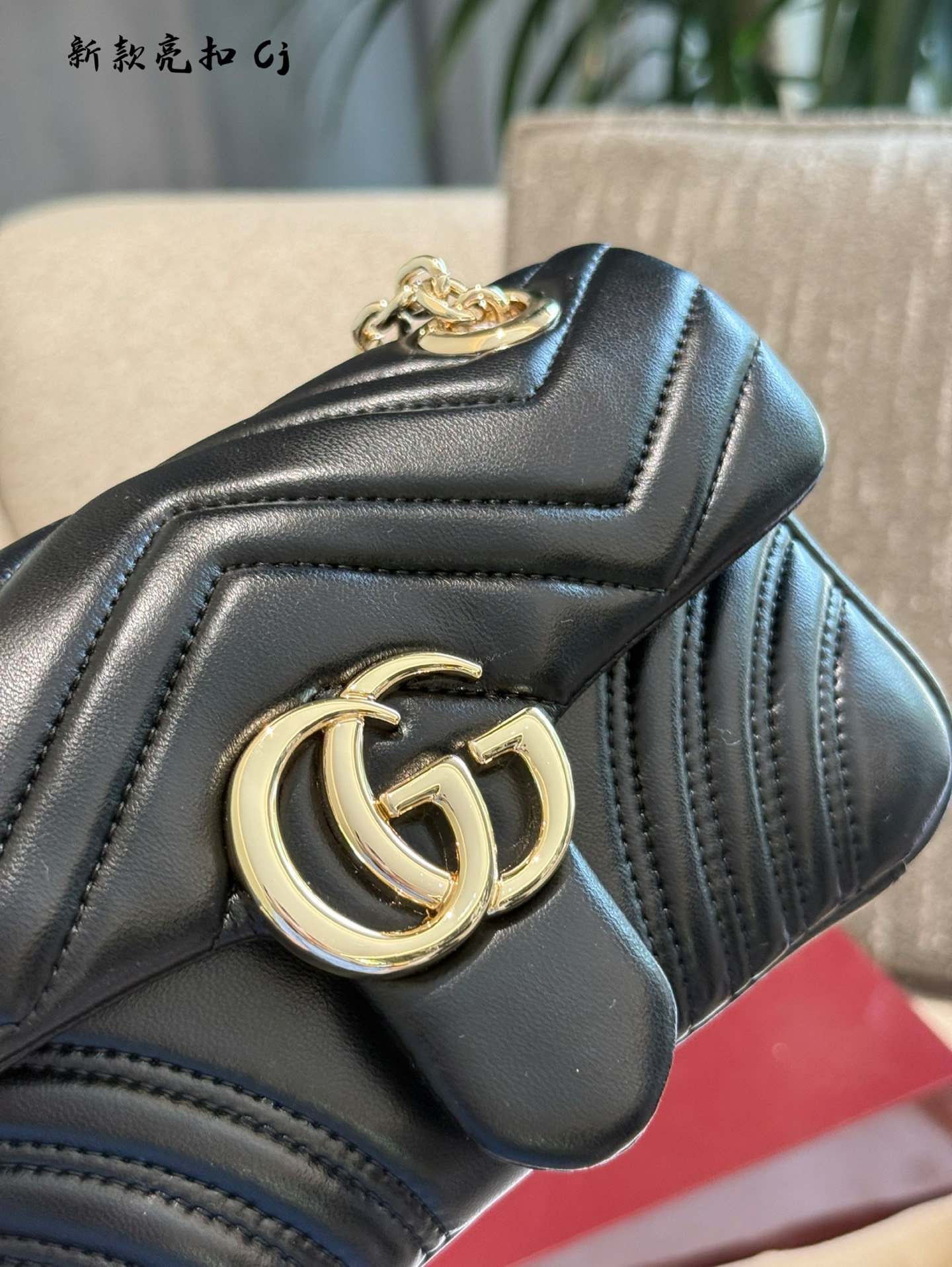 Bolso Gucci Marmont de Piel de Cordero con Cadena Dorada 8 i1753435588391 3254 0 6